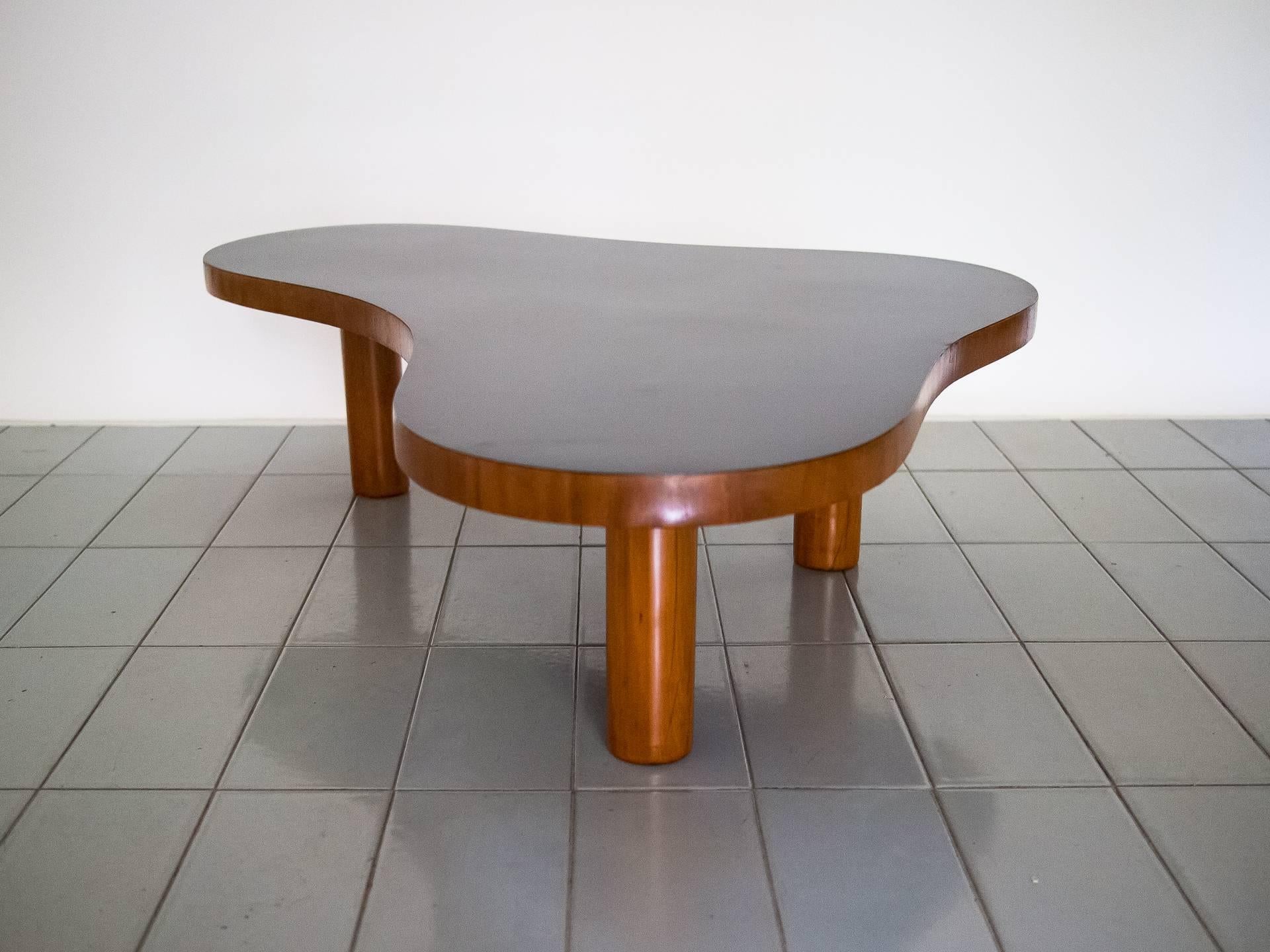Free-Form Coffee Table in the Manner of Jean Royère Three Wooden Legs In Fair Condition In Sao Paulo, SP