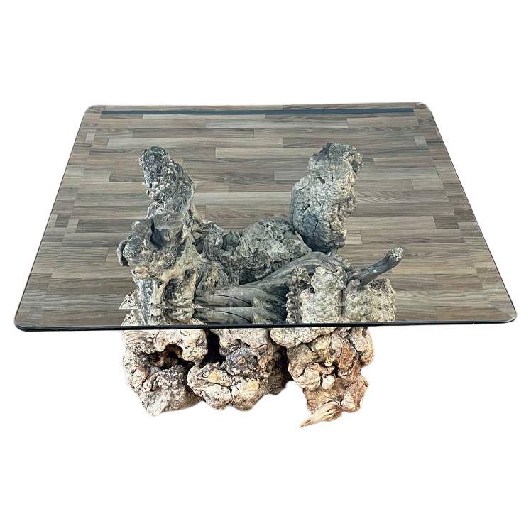 Table d'appoint en bois flotté de forme libre avec plateau en verre en vente