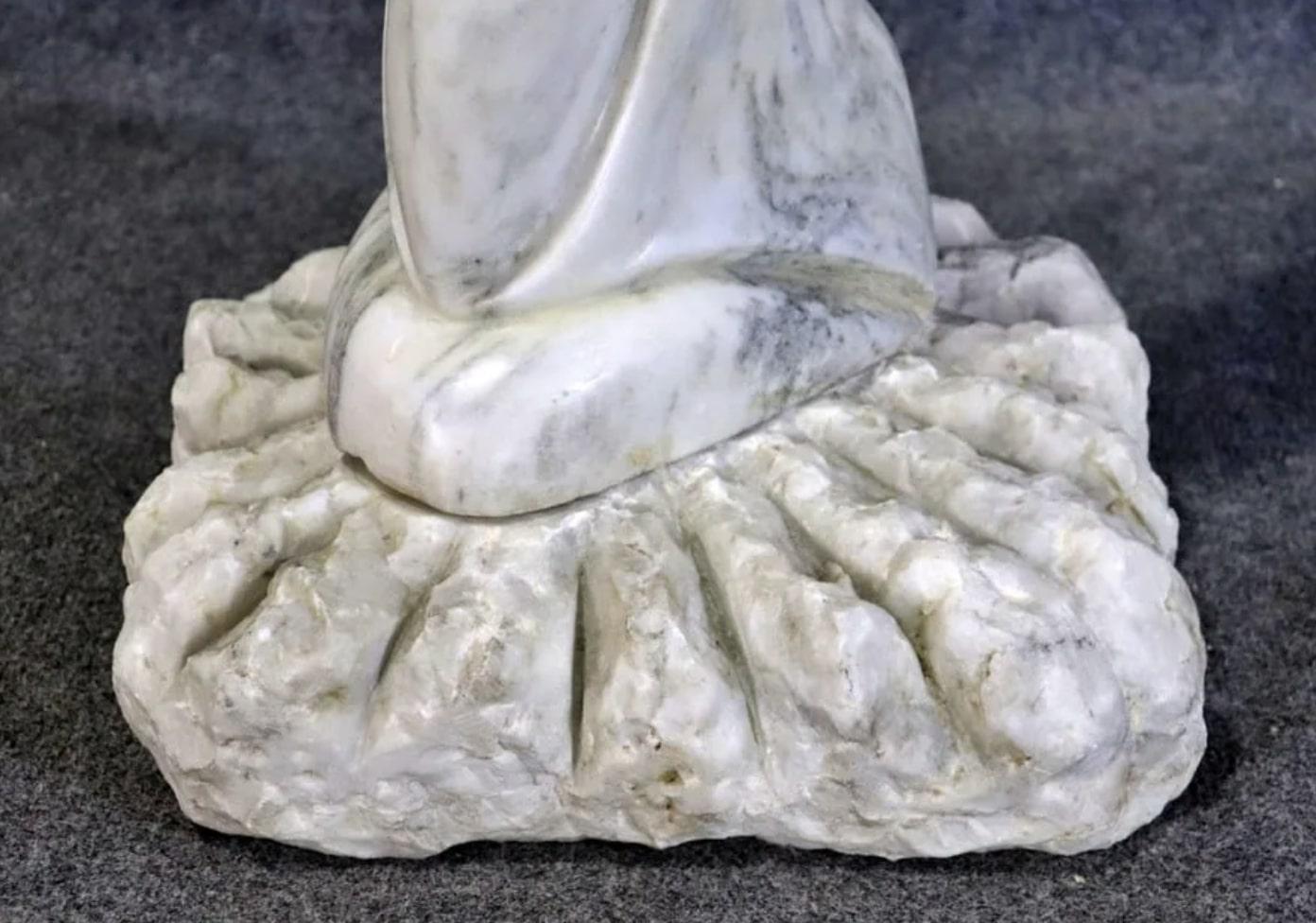Scultura in marmo alta due metri per la casa o il giardino. 
Si prega di confermare la posizione NY o NJ