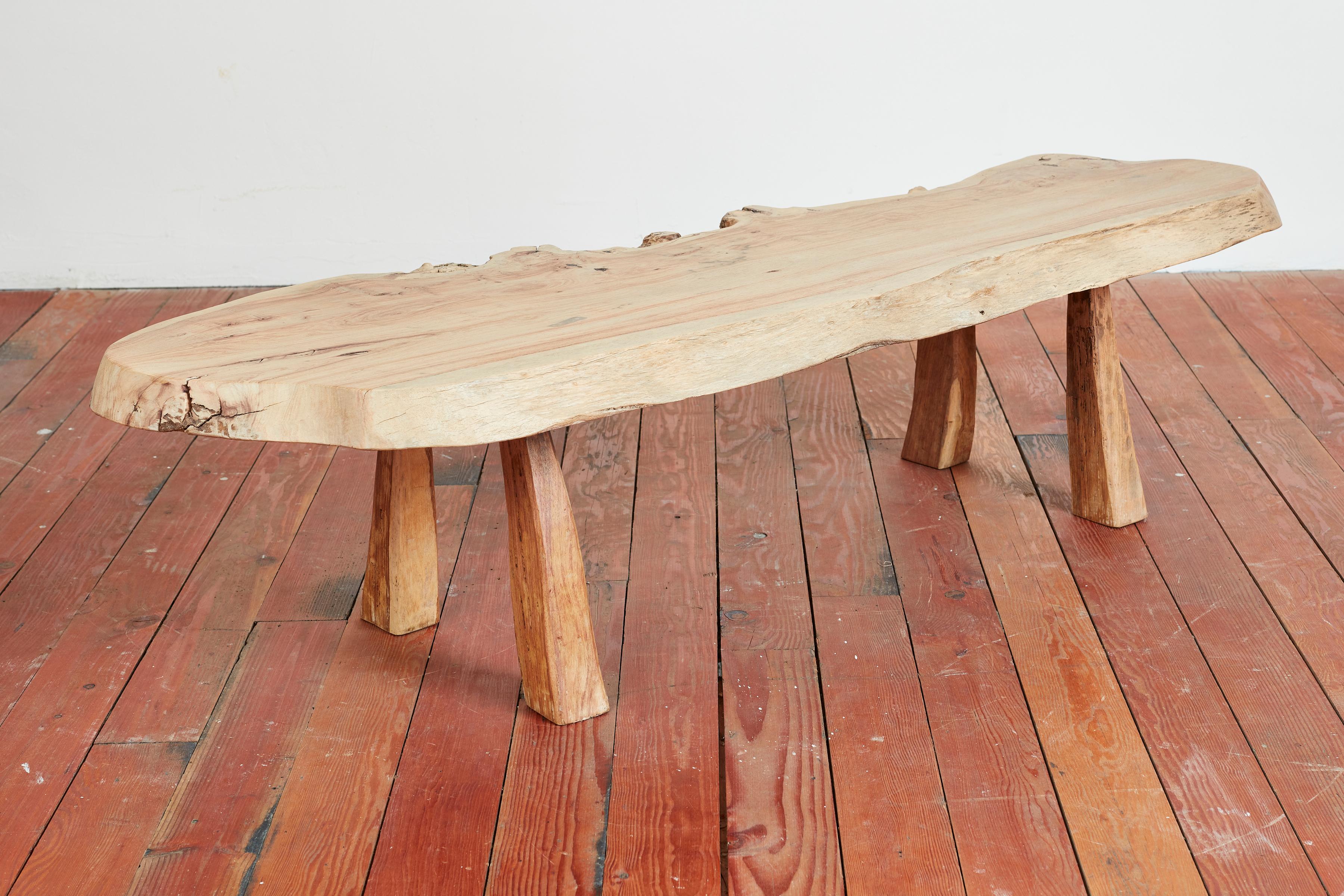 Mesa de centro / banco de madera de olivo de forma libre 10