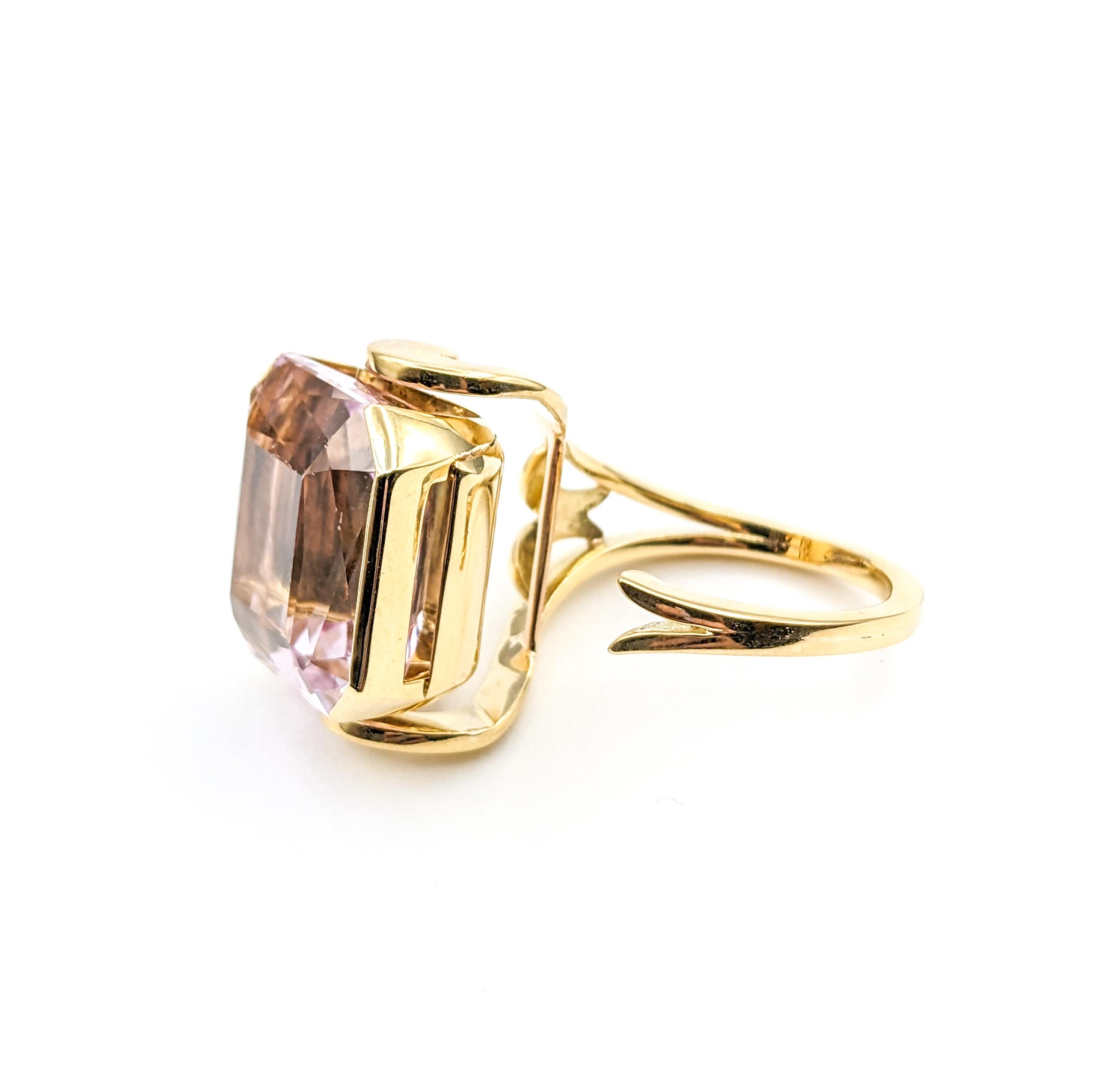 Free Form Rotating 20ct Kunzite Ring in 18k Yellow Gold For Sale 4
