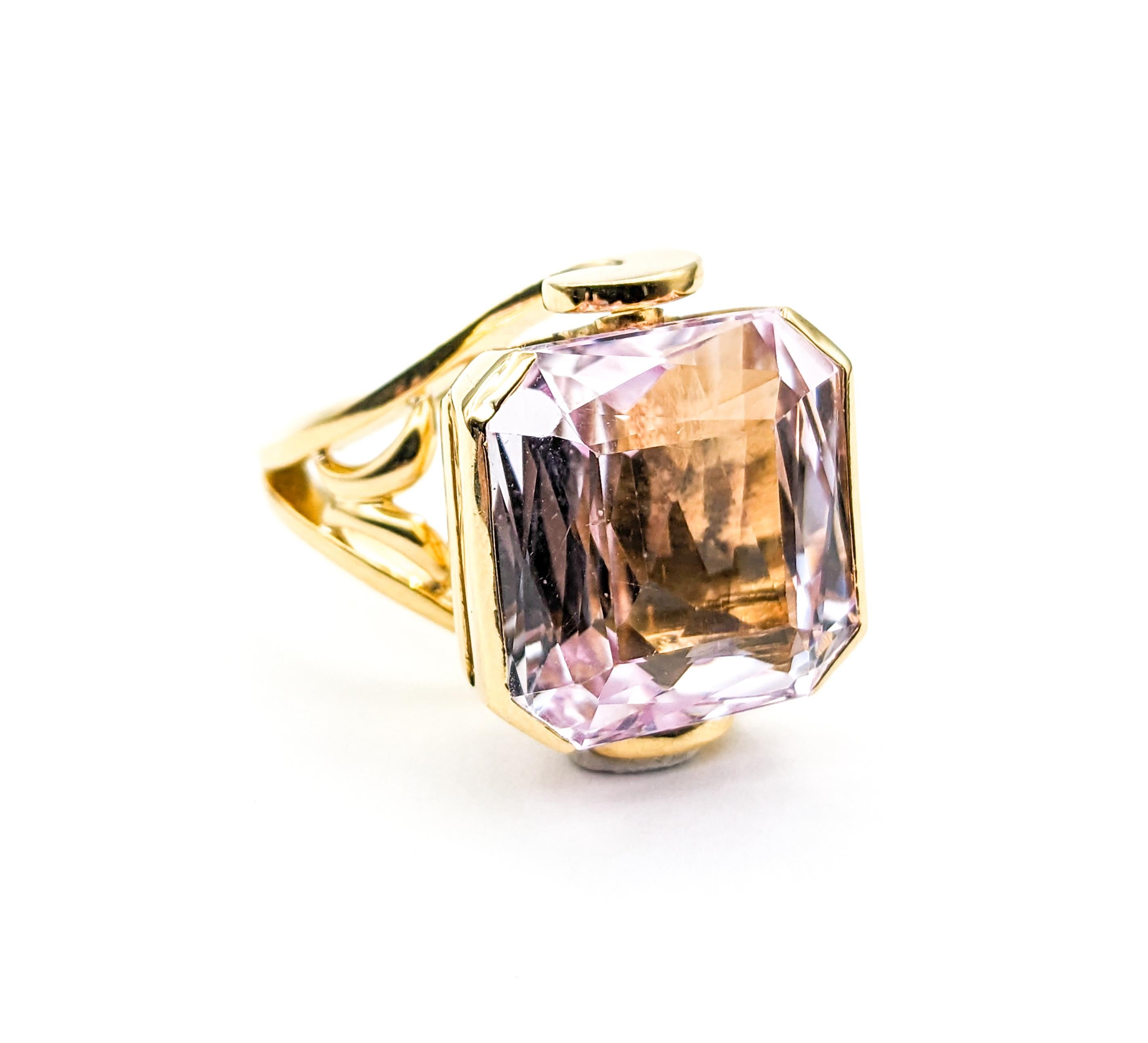 Free Form Rotating 20ct Kunzite Ring in 18k Yellow Gold For Sale 2