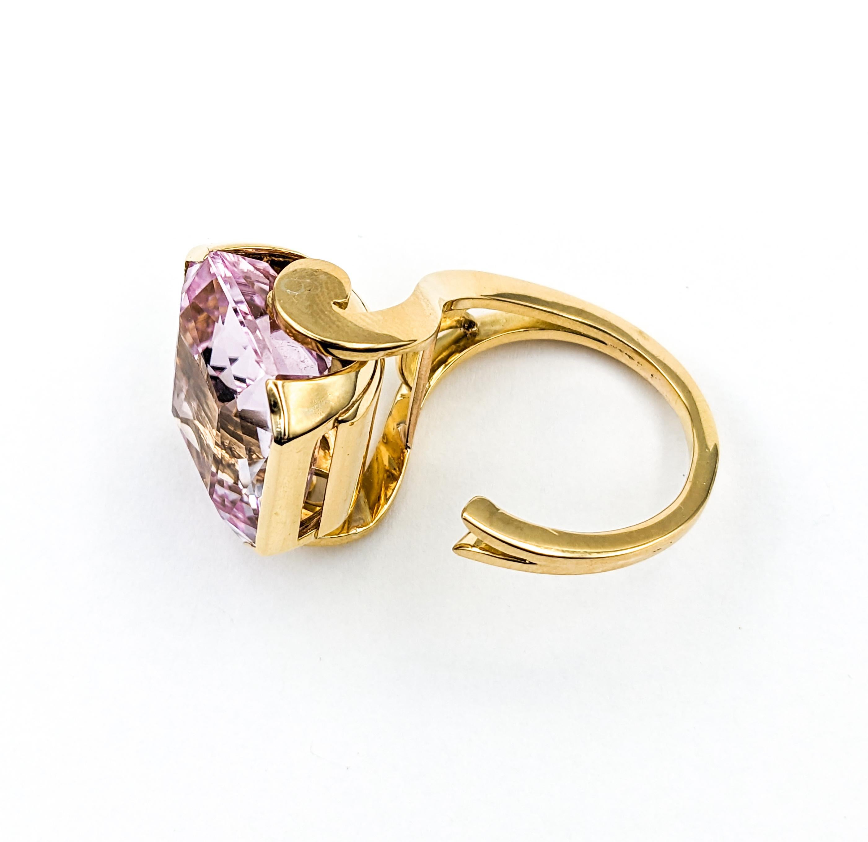 Free Form Rotating 20ct Kunzite Ring in 18k Yellow Gold For Sale 3