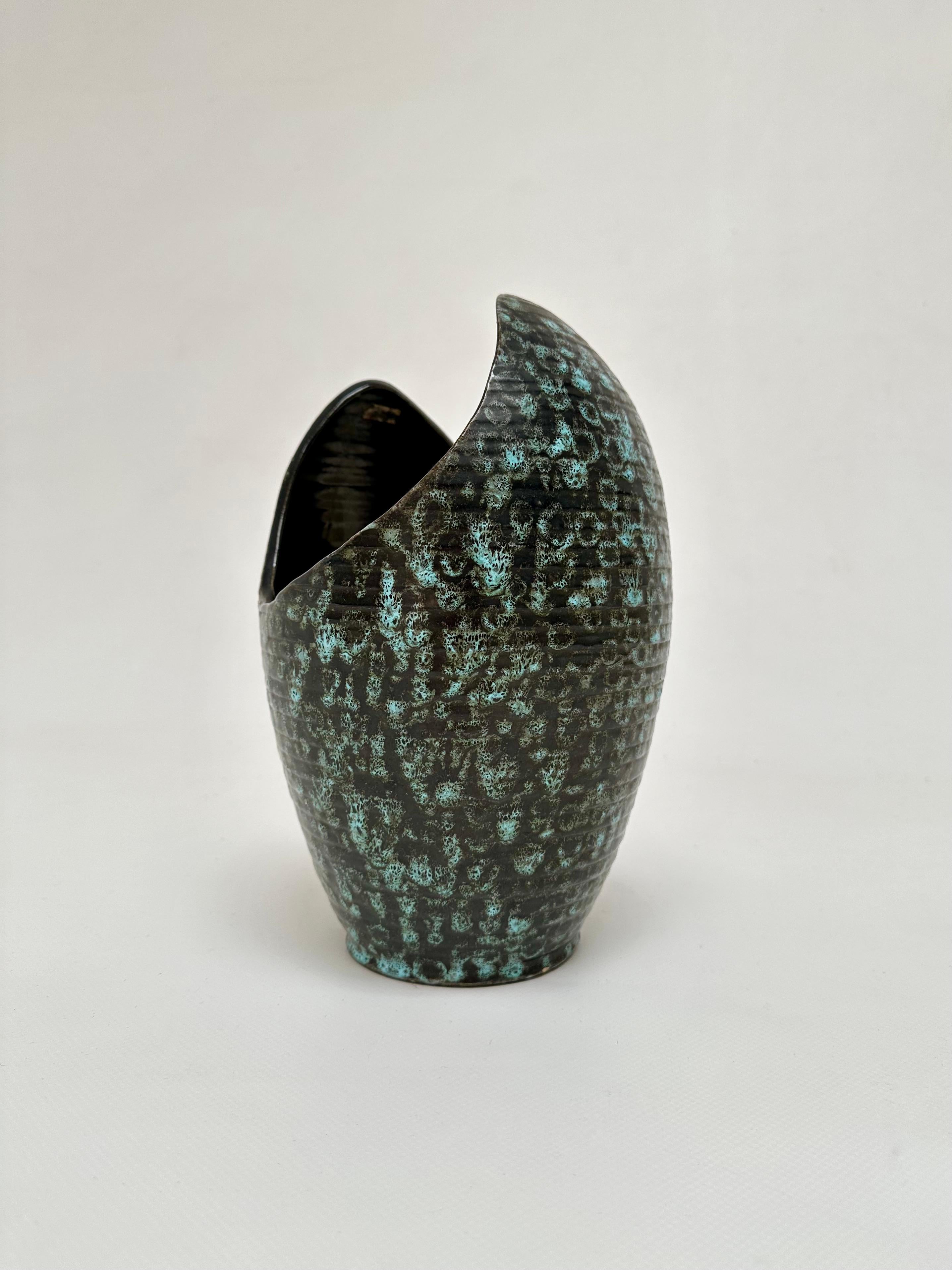 Vernissé Vase de forme libre, Accolay, France, vers 1960 en vente