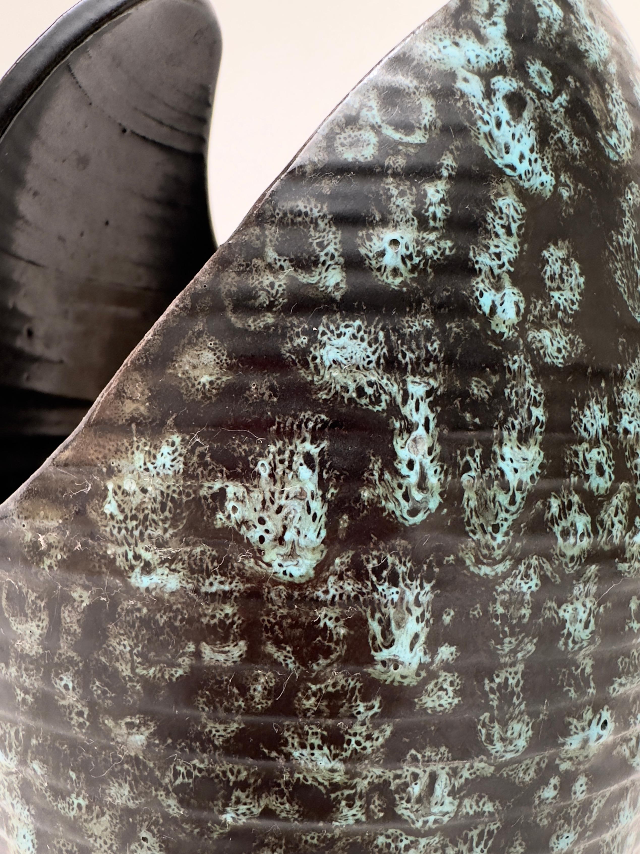 Milieu du XXe siècle Vase de forme libre, Accolay, France, vers 1960 en vente