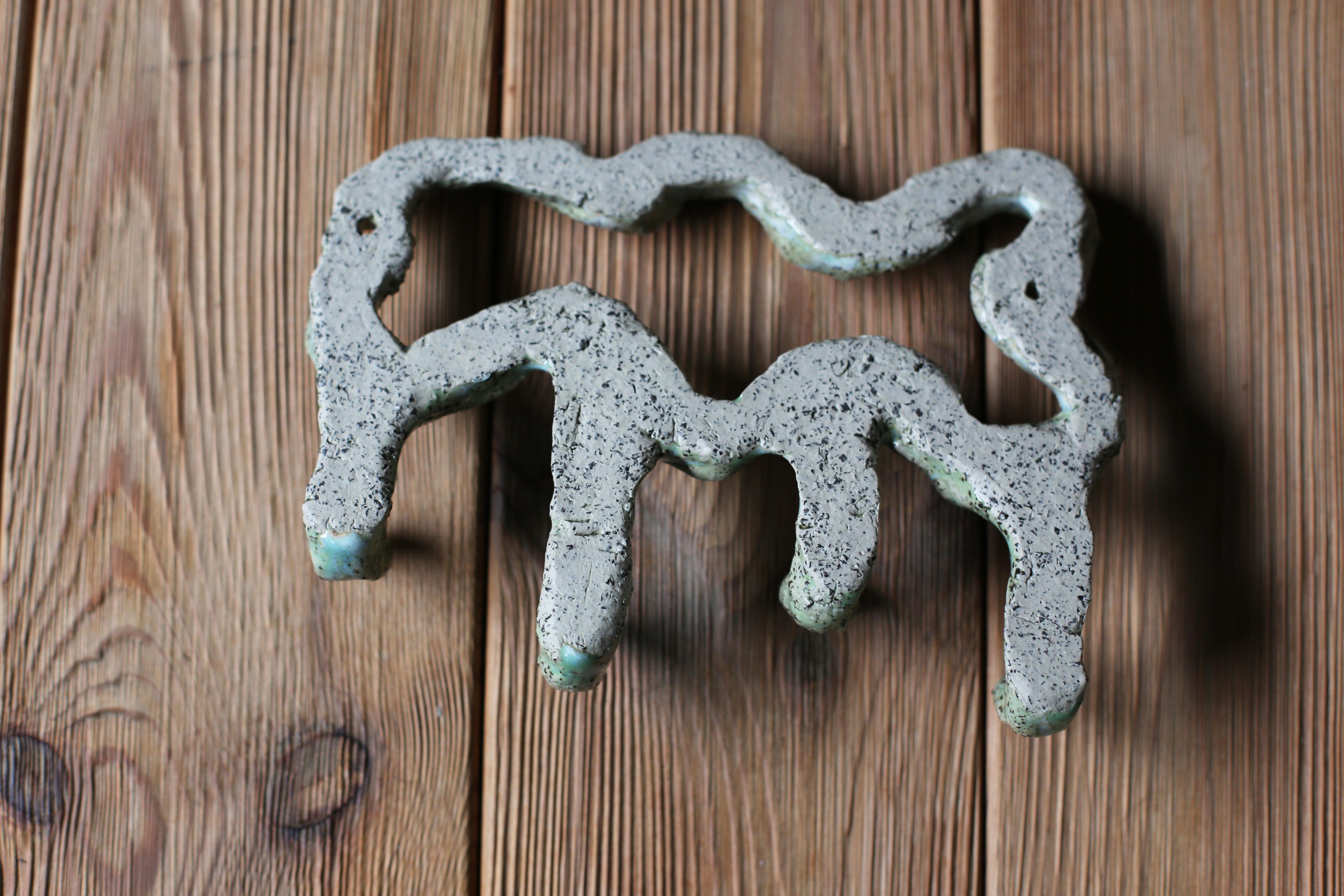 Free Form Wall Hook in Stracciattella Clay and Pastel Green Glaze In New Condition In Sammu-shi, Chiba