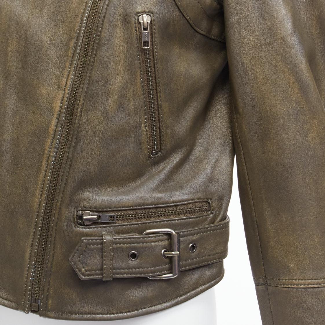FREE PEOPLE Fenix olive brown washed lambskin leather zip biker jacket XS
Reference: SNKO/A00382
Brand: Free People
Collection: Leather
Material: Lambskin Leather
Color: Brown
Pattern: Solid
Closure: Zip
Lining: Black Fabric
Made in: