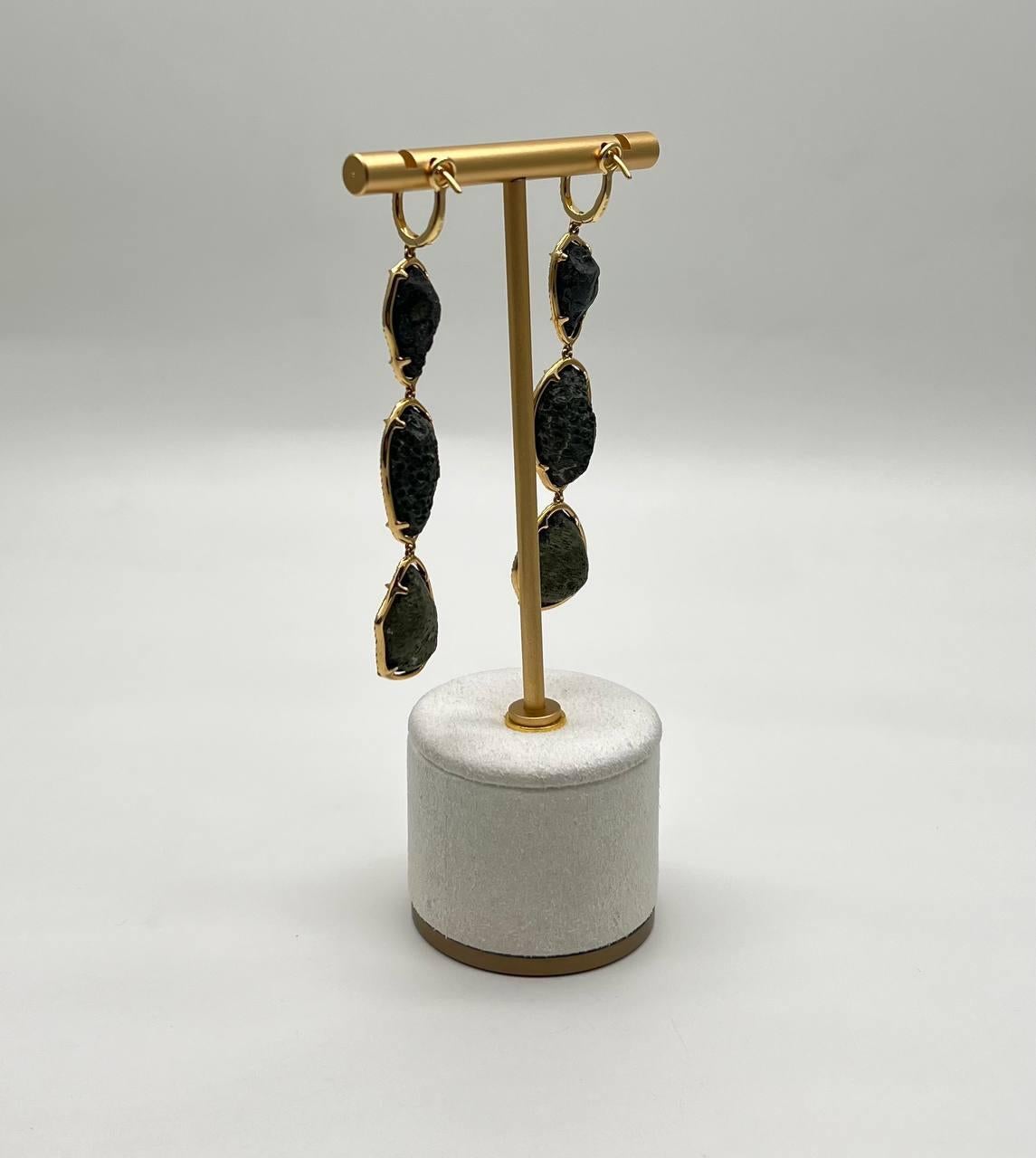 Free Shape Brown Black Druzy Quartz Crystal Diamonds 18K Yellow Gold Earrings In New Condition For Sale In Oakton, VA