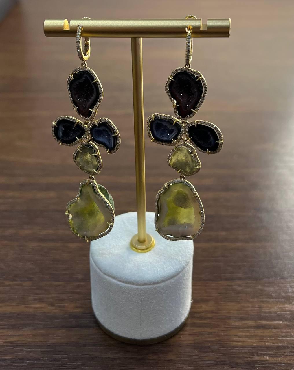 Free Shape Brown Grey Druzy Quartz Crystal Diamonds 18K Yellow Gold Earrings In New Condition For Sale In Oakton, VA