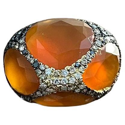 Anillo de oro de 14 quilates de cornalina naranja facetada con diamantes y pavé de forma libre