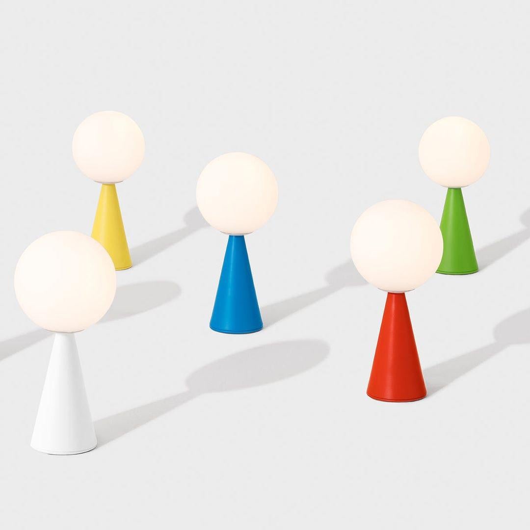 Italiano Spedizione gratuita BILIA MINI Piccola Lampada da Tavolo Base Nera Lucida di Fontana Arte in vendita