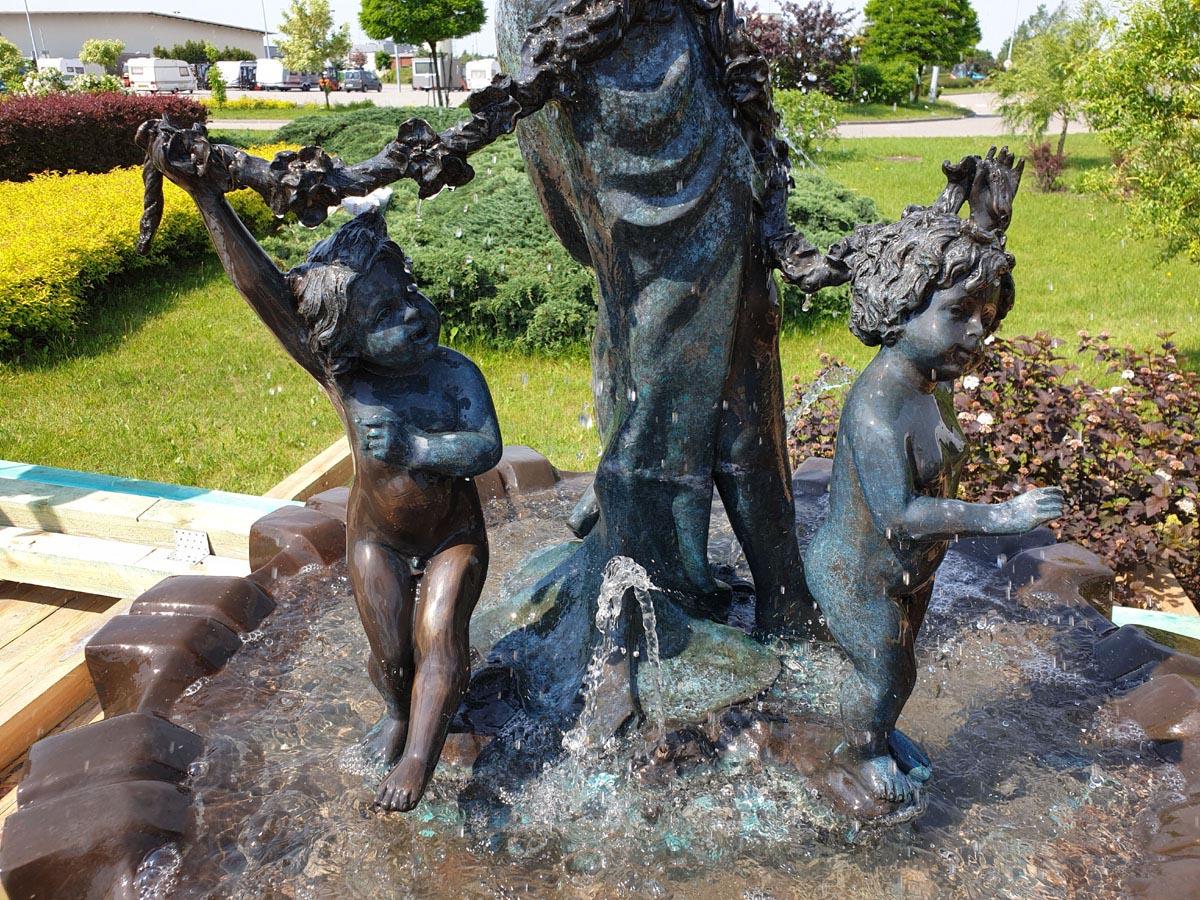 Freestanding Bronze Fountain with Putti, Beginning of the 20th Century 4