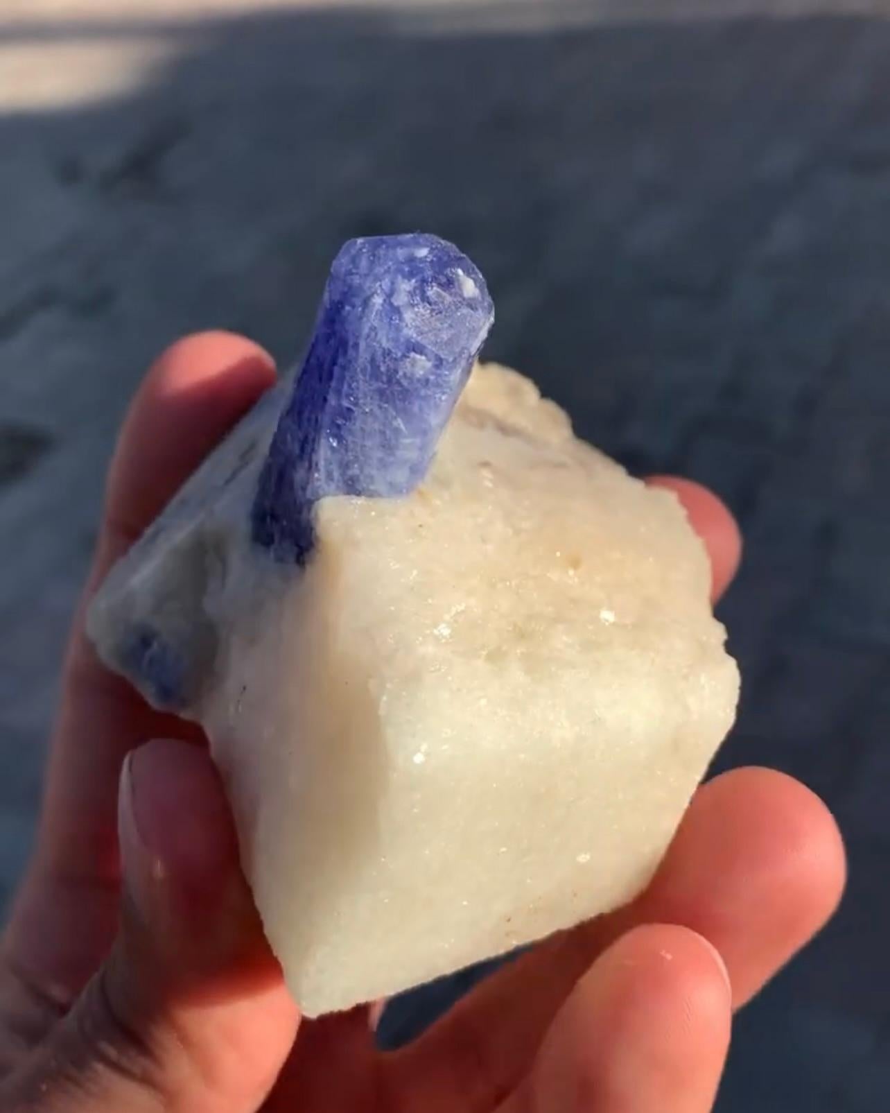 Free Standing Crystal Of Rare Hackmanite On Calcite From Afghanistan In Good Condition For Sale In Peshawar, PK