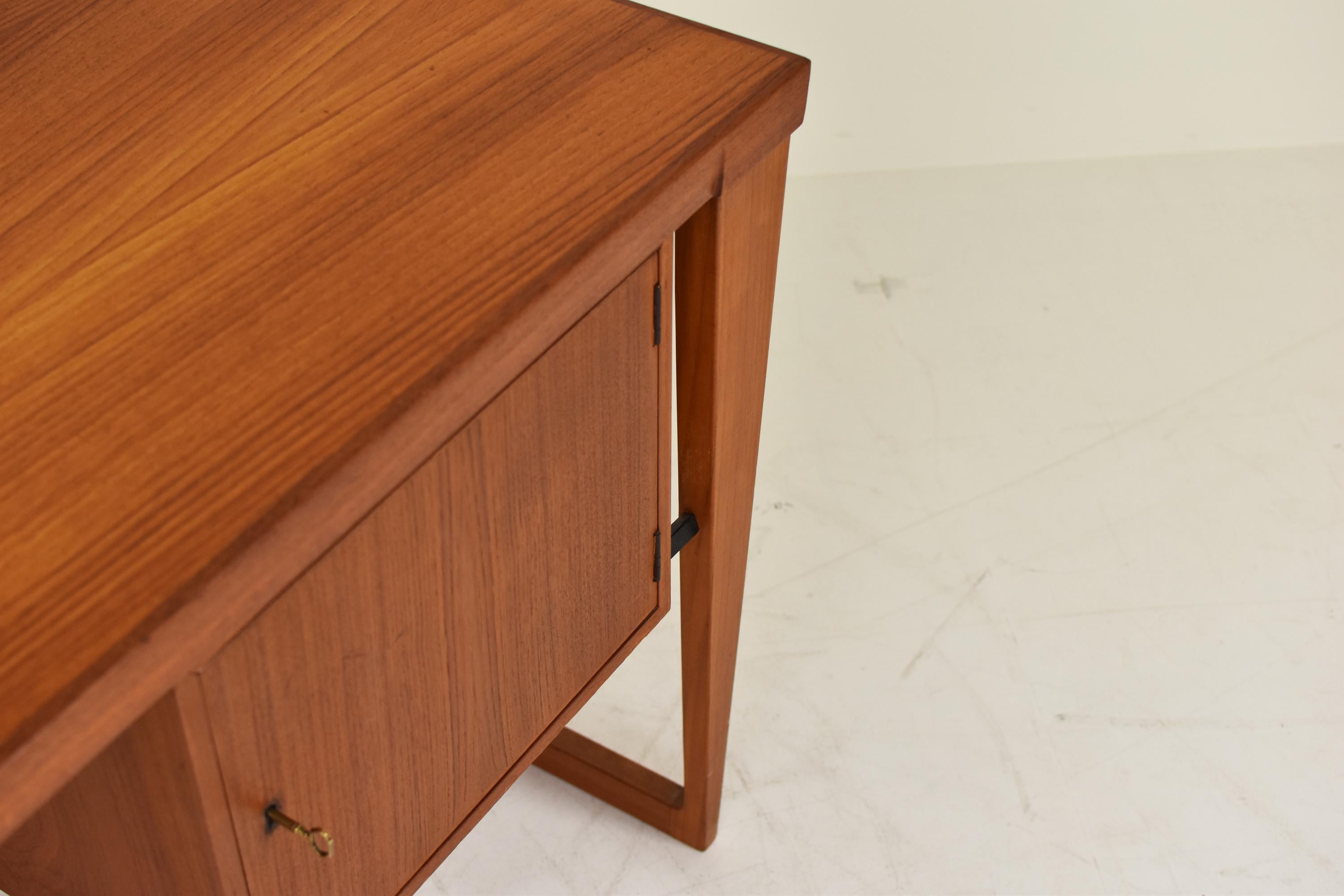 Free-Standing Desk by Kai Kristiansen for Feldballes Møbelfabrik, Denmark, 1950s 2