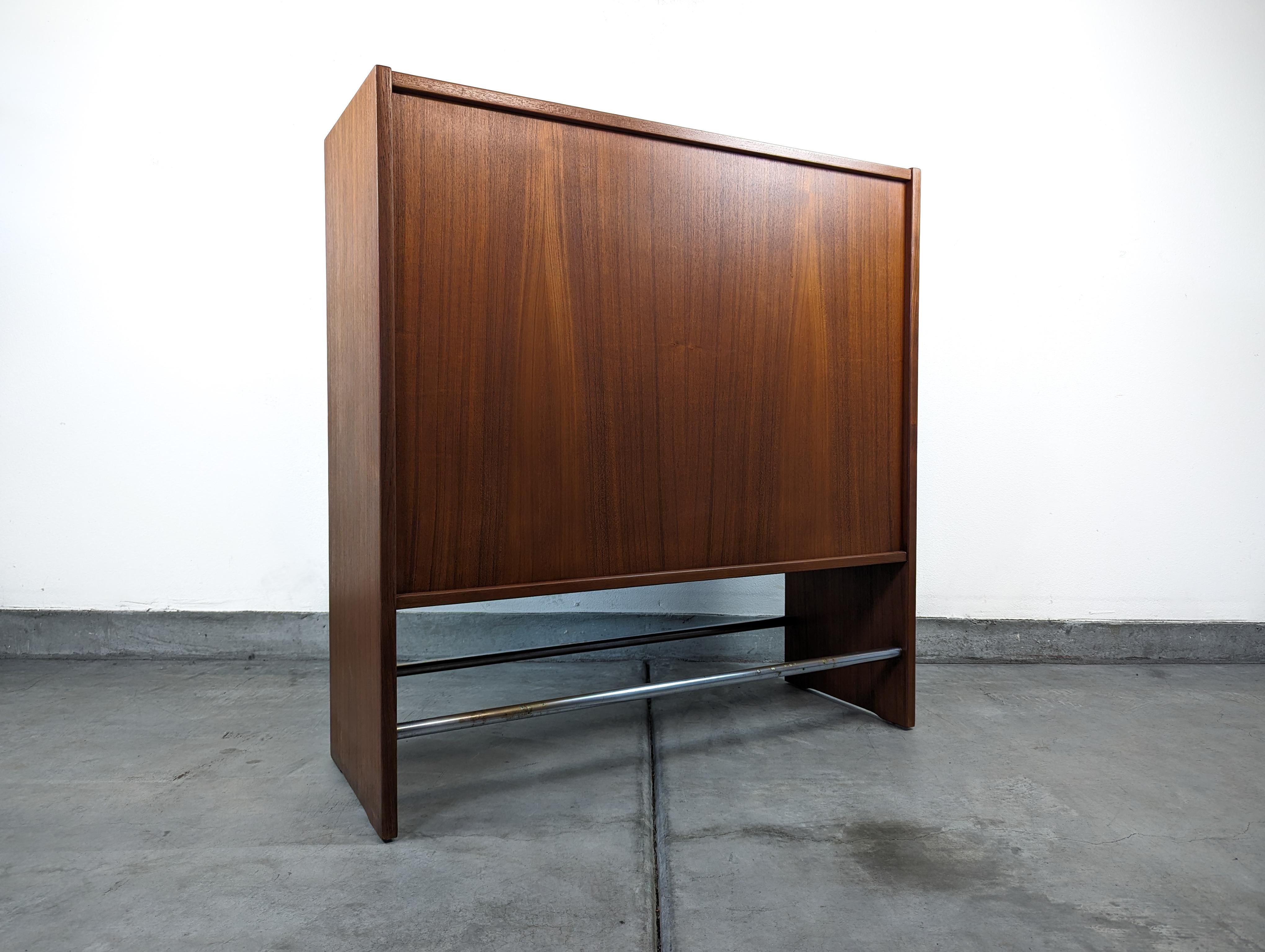 Free Standing Dry Bar by Poul Heltborg for Heltborg Mobler, Denmark, c1960s For Sale 4