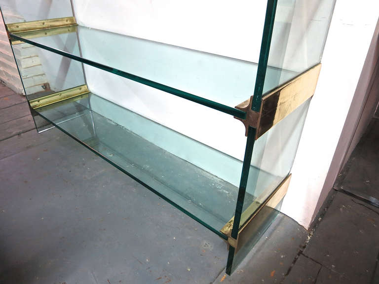 Mid-Century Modern Freestanding Glass Shelving or Display Unit by Pace, USA, circa 1975