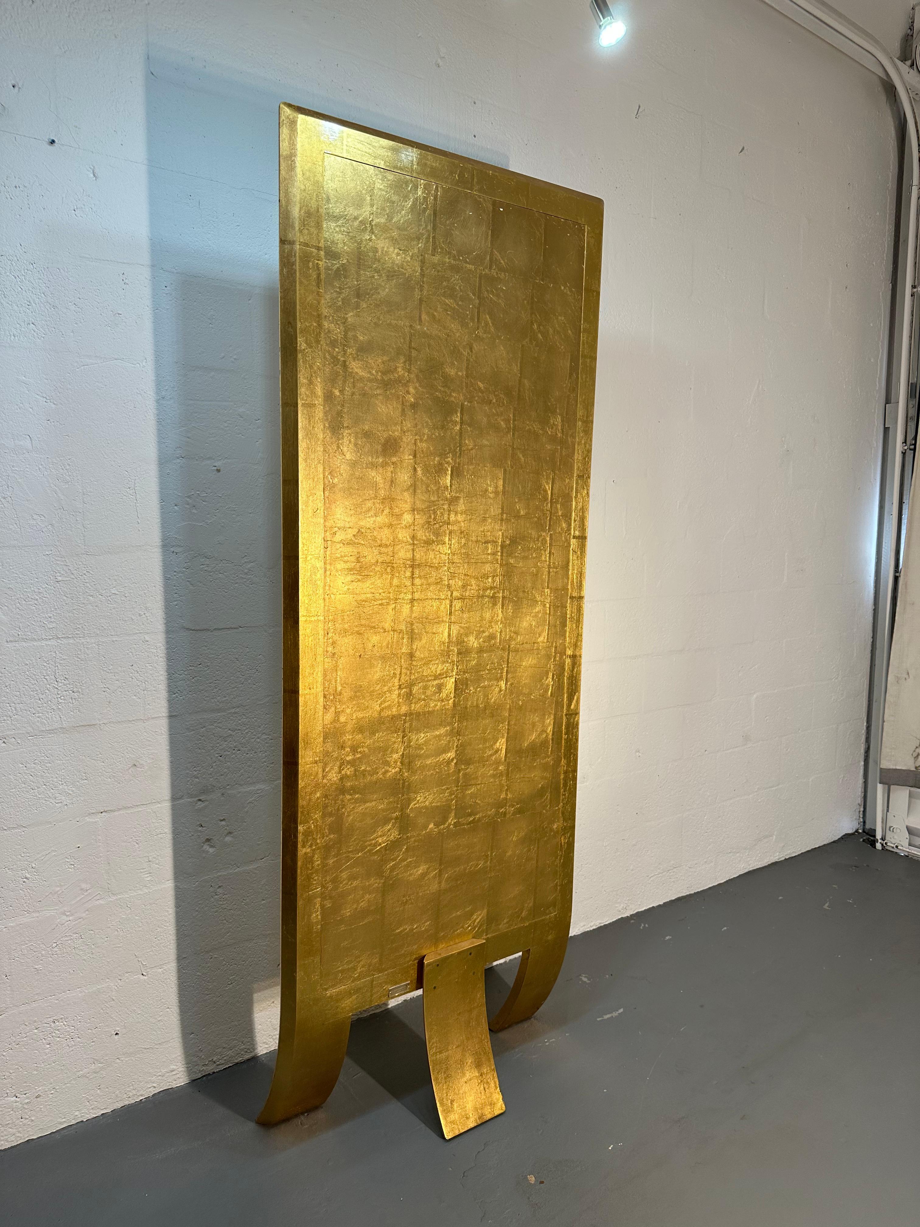 Américain Séparation de pièces avec miroir doré, fait à la main par Rafael Calvo en vente