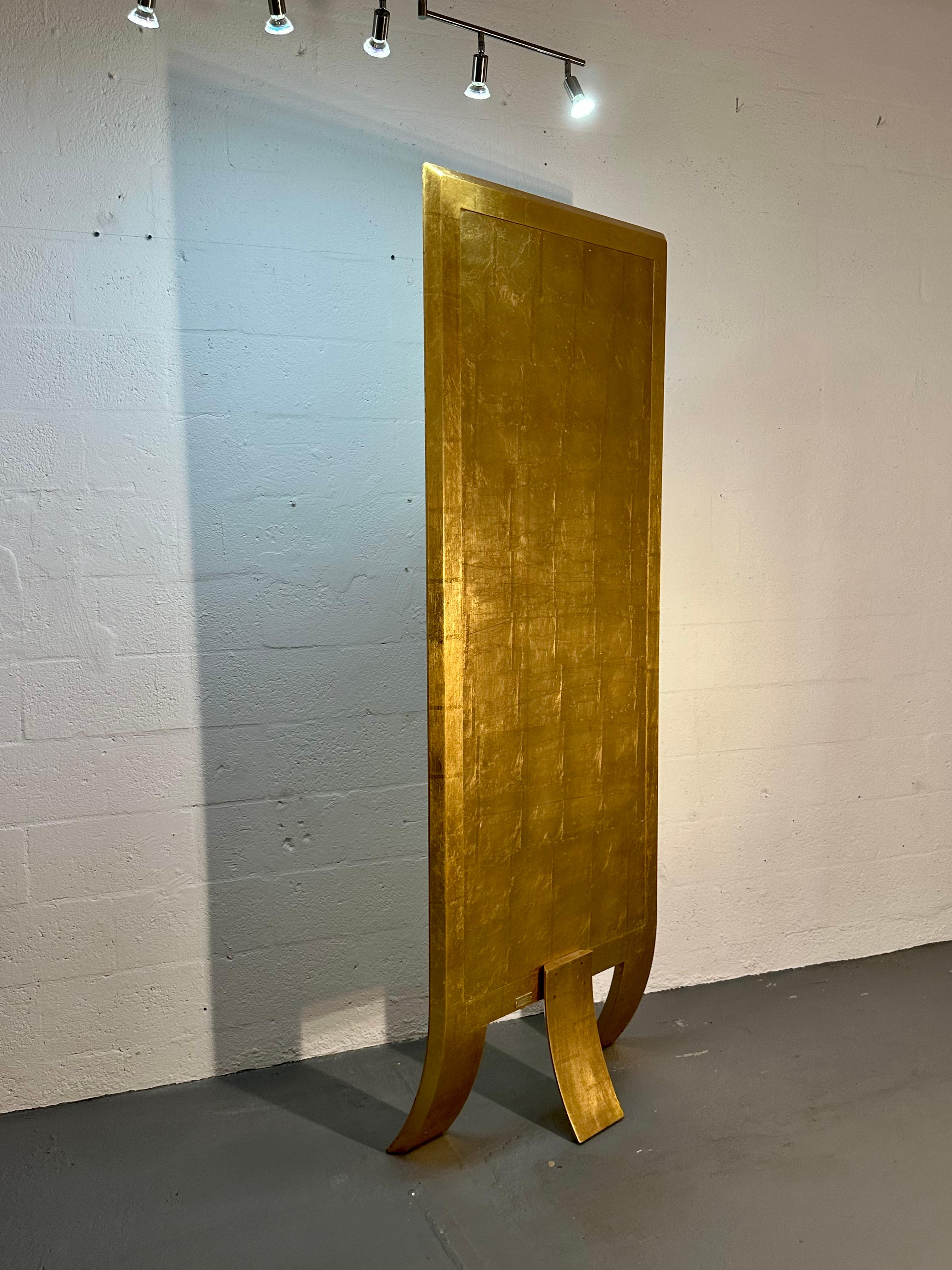 XXIe siècle et contemporain Séparation de pièces avec miroir doré, fait à la main par Rafael Calvo en vente