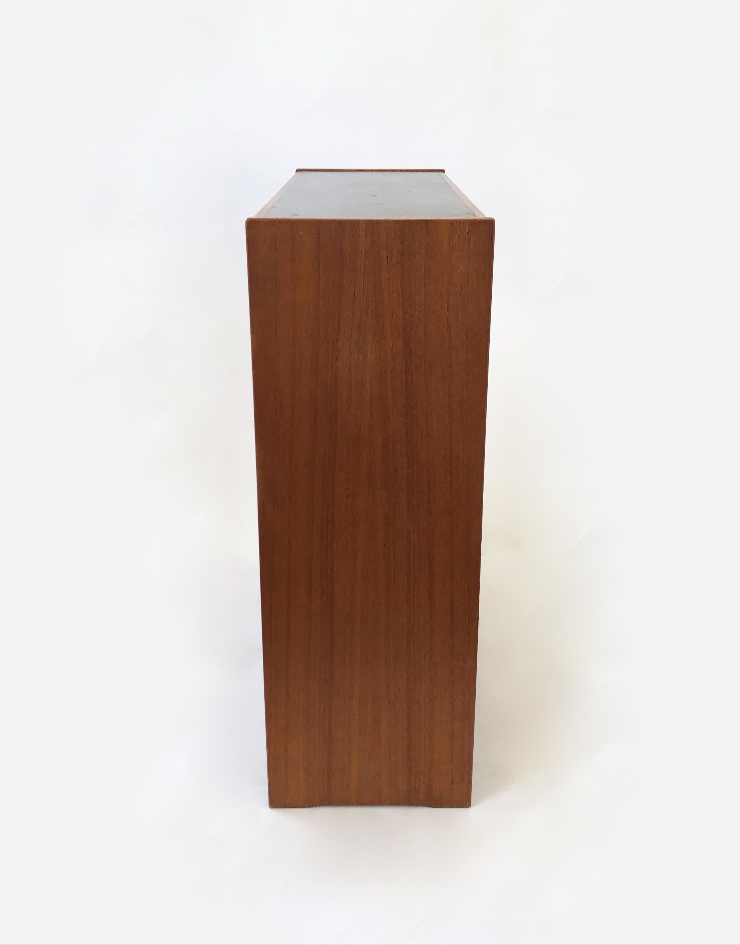 Free Standing 