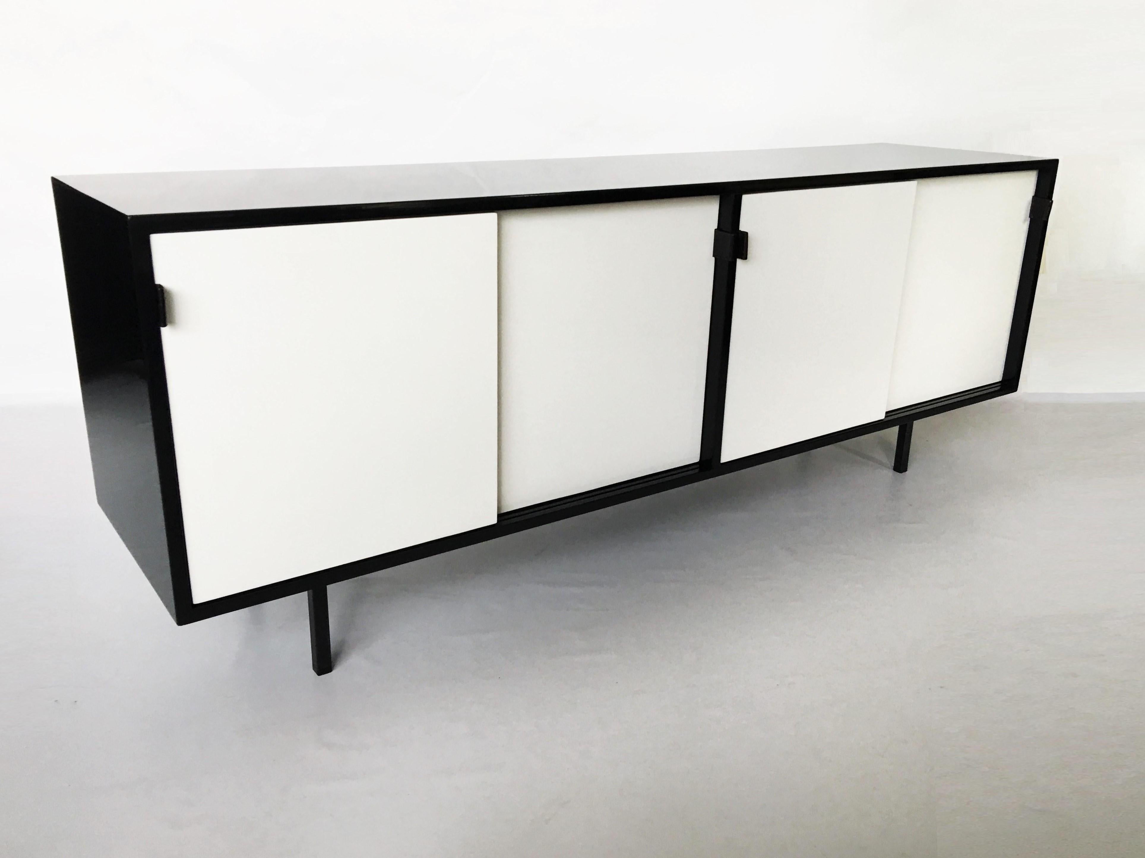 American Free-Standing Lacquered Credenza Designed by Florence Knoll, 1950s For Sale