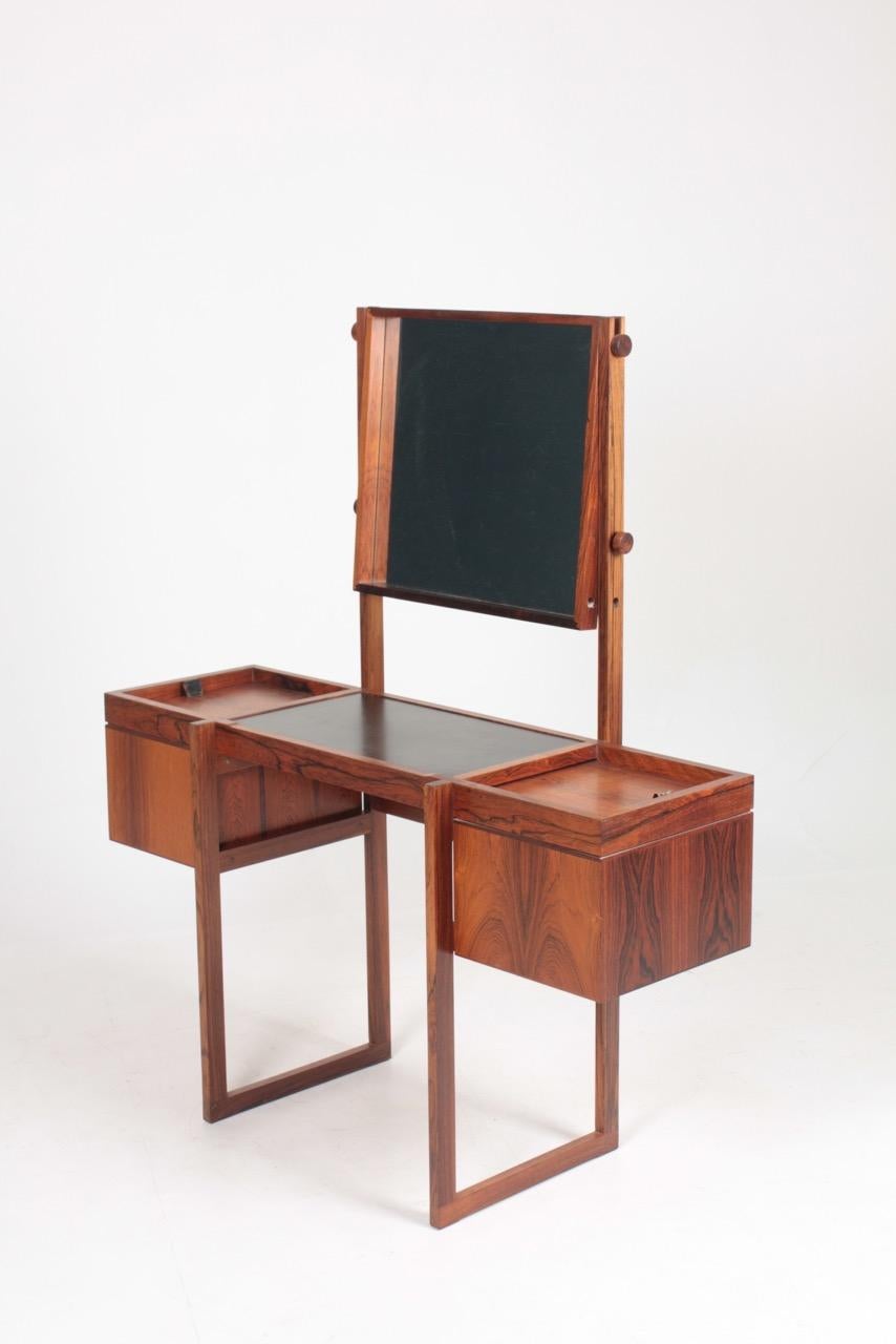 Free Standing Midcentury Vanity in Rosewood, Made in Denmark, 1960s im Zustand „Gut“ in Lejre, DK