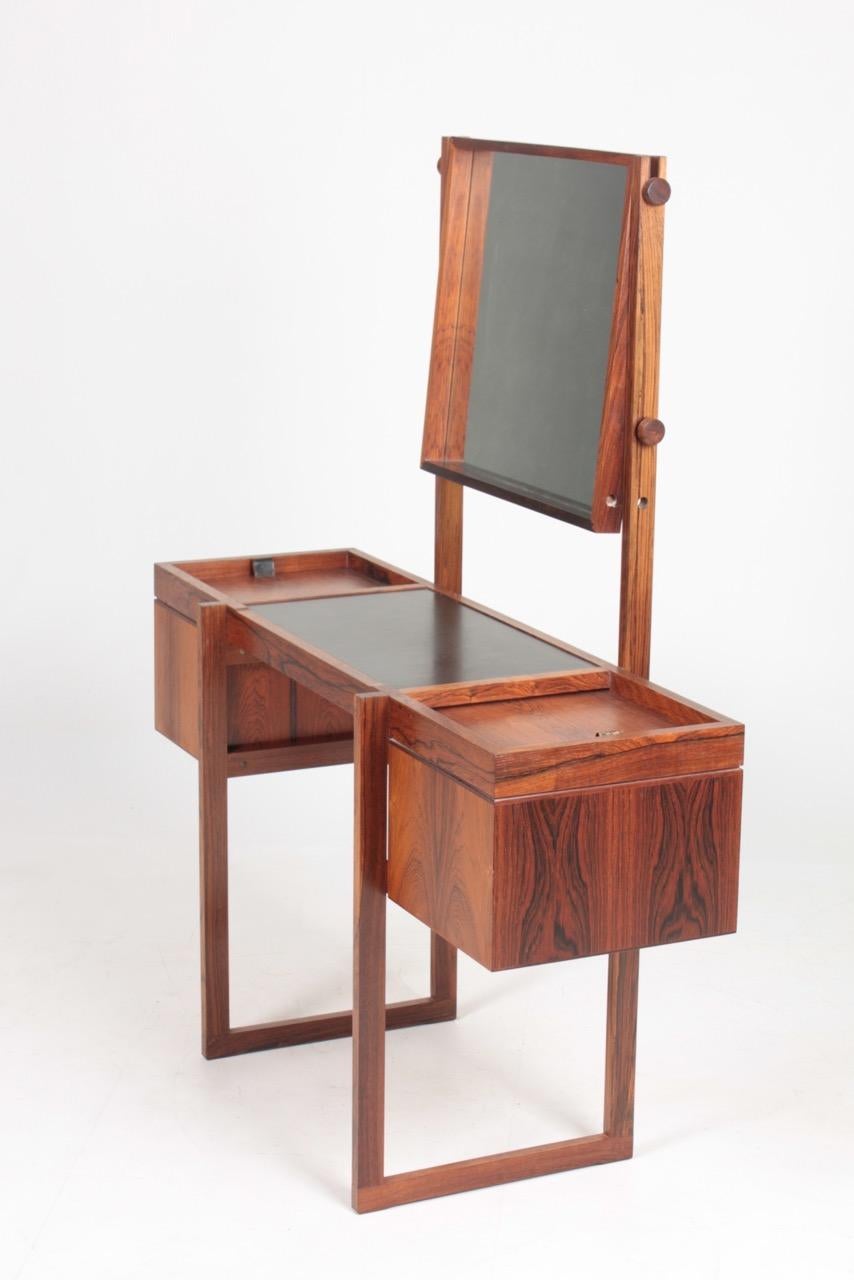 Free Standing Midcentury Vanity in Rosewood, Made in Denmark, 1960s In Good Condition In Lejre, DK