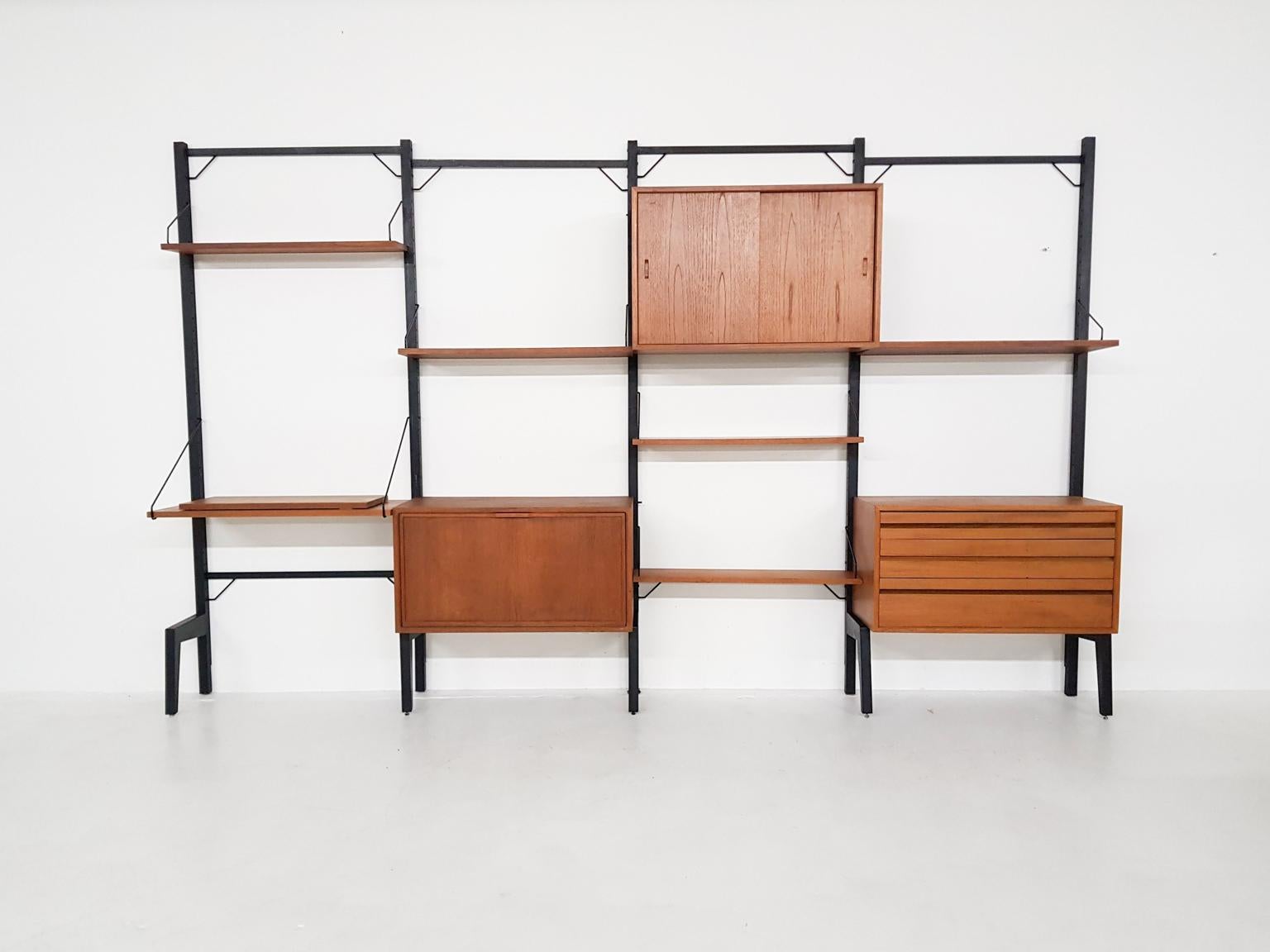 Scandinavian Modern Free Standing Poul Cadovius for Royal System Wall System, Denmark, 1950s