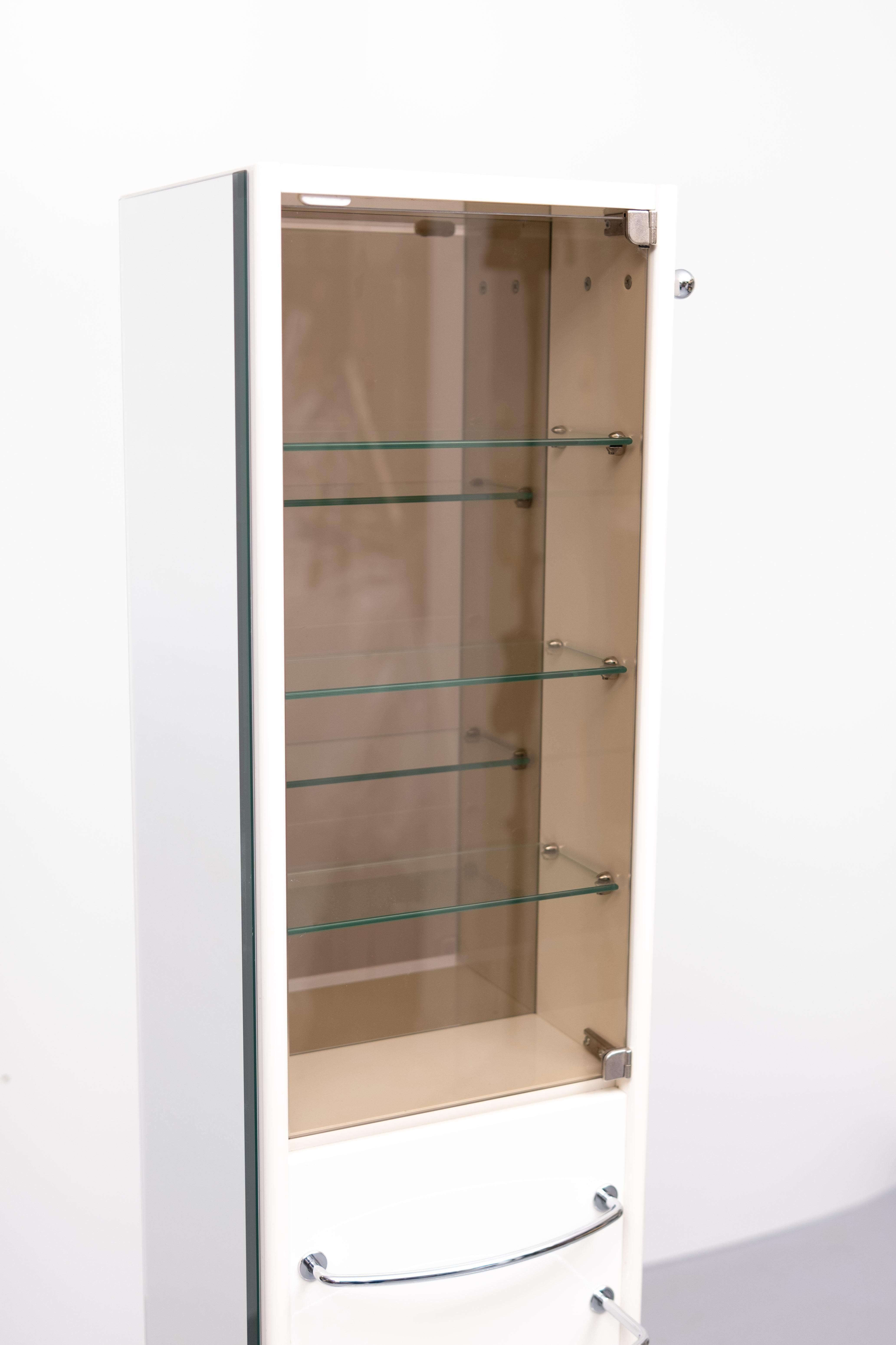 Frei stehender, drehbarer Badezimmerschrank von  Tulli Zuccari  Italien im Angebot 2