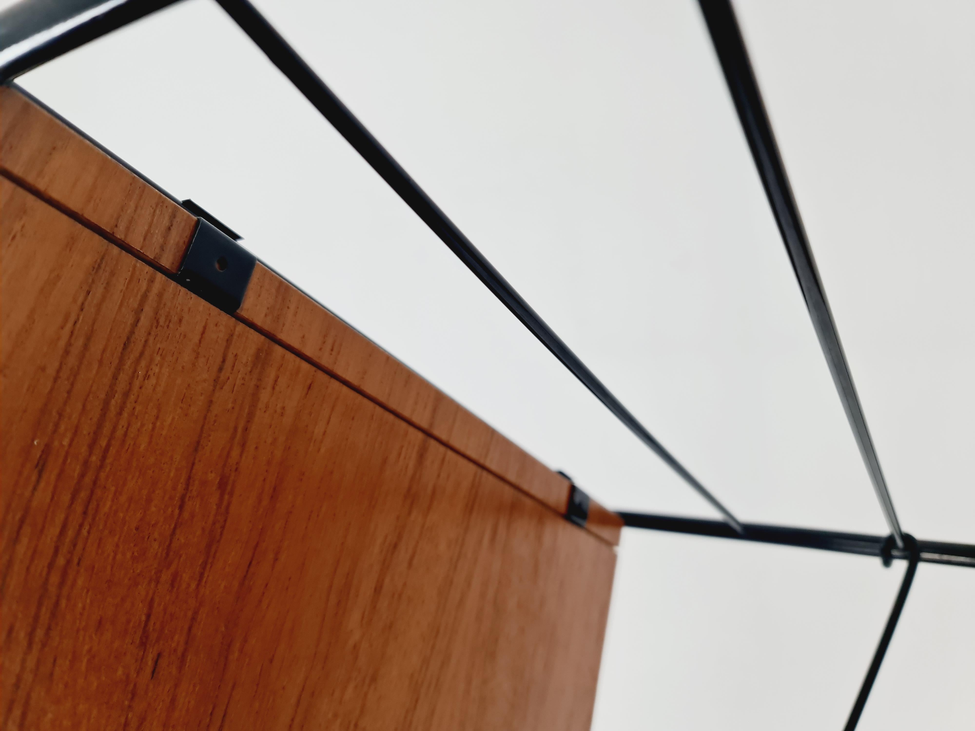 Sistema di scaffali String free standing, libreria con mobile  teak by WHB Germany in vendita 3