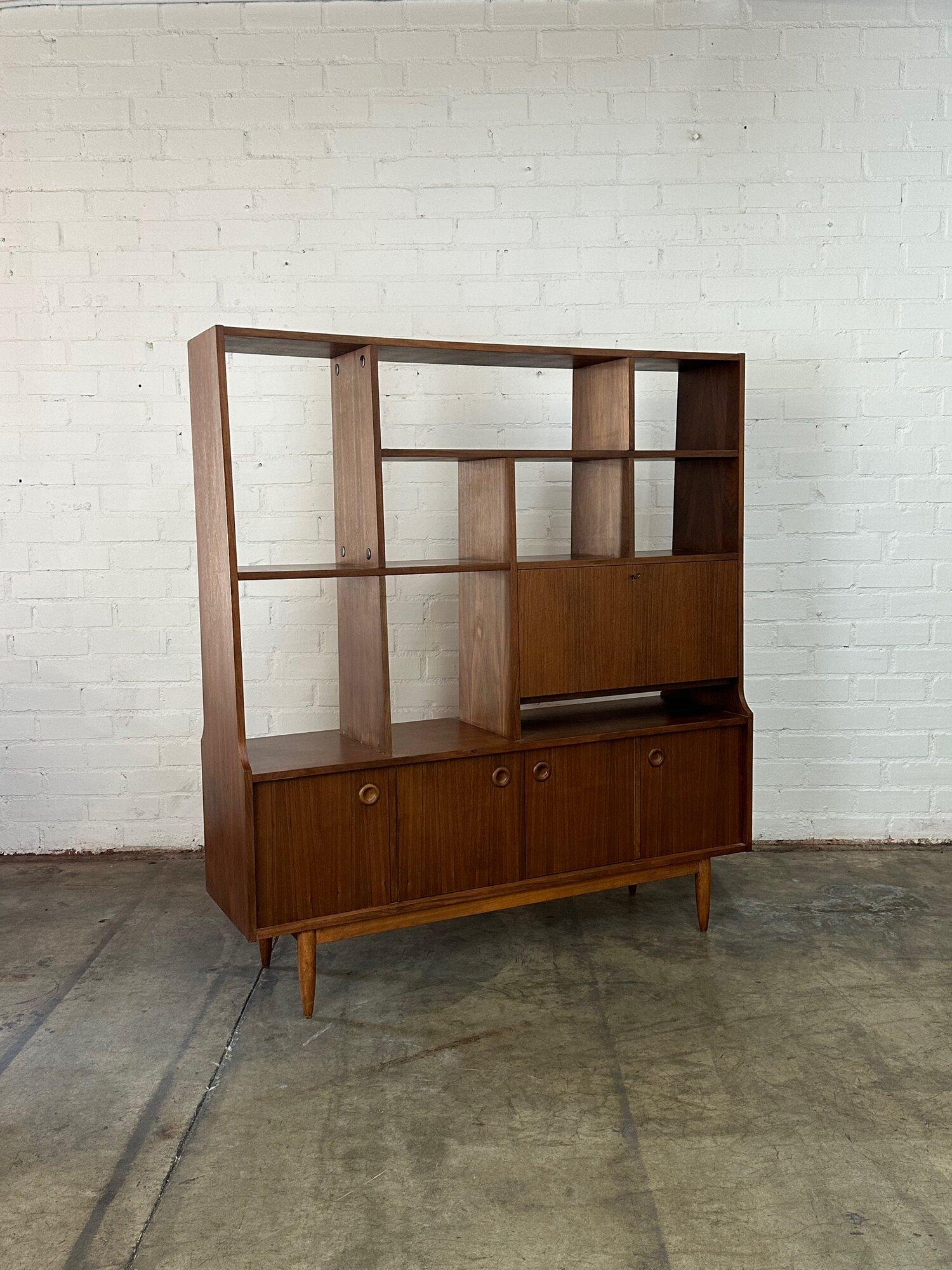 Mid-Century Modern Free standing wall unit/ bookcase For Sale