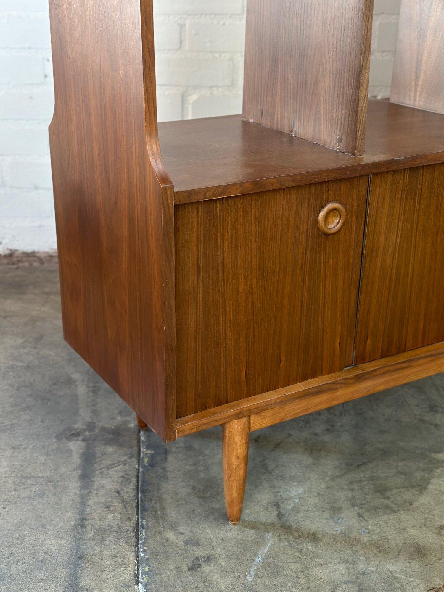 American Free standing wall unit/ bookcase For Sale