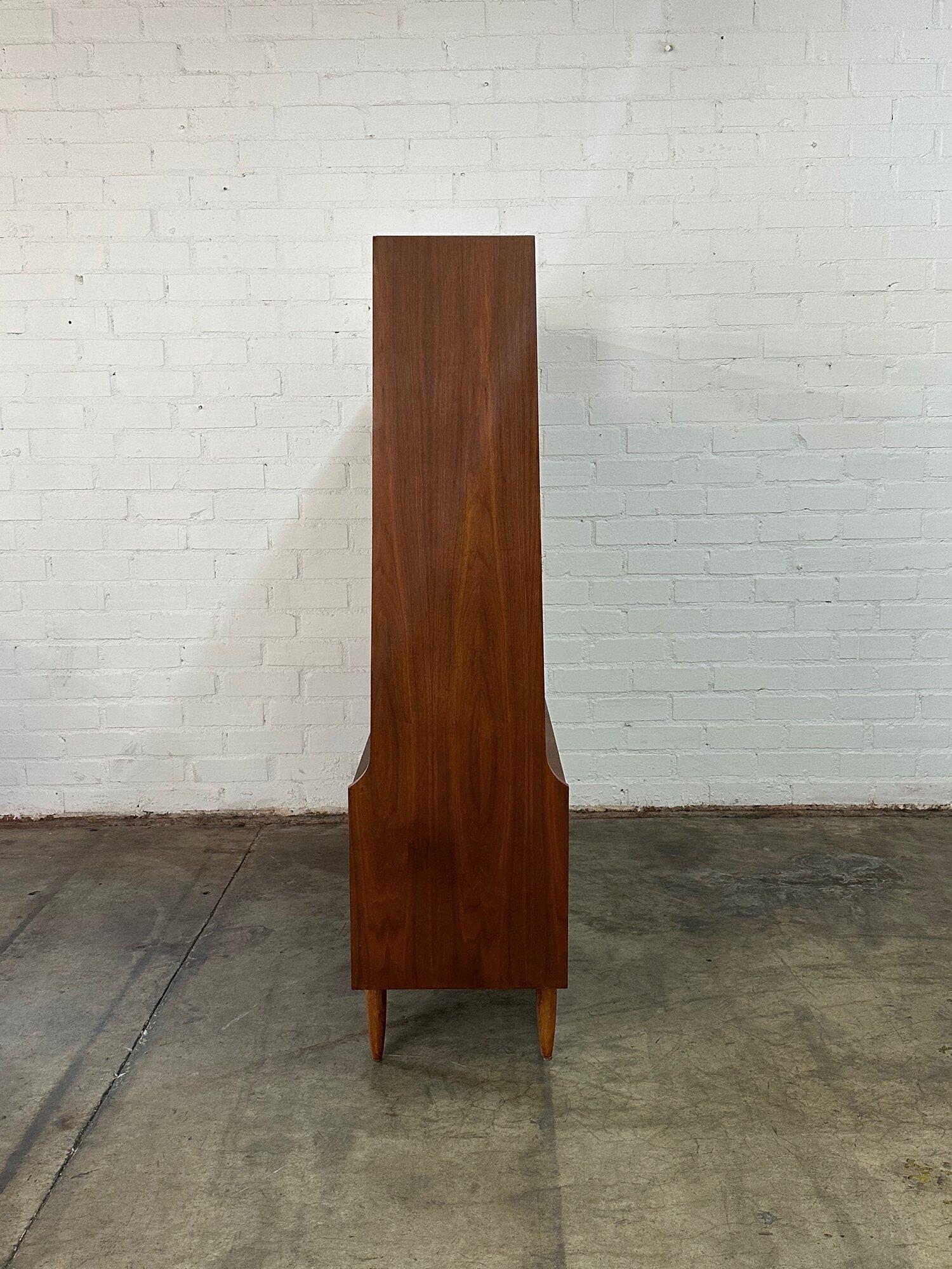 20th Century Free standing wall unit/ bookcase For Sale