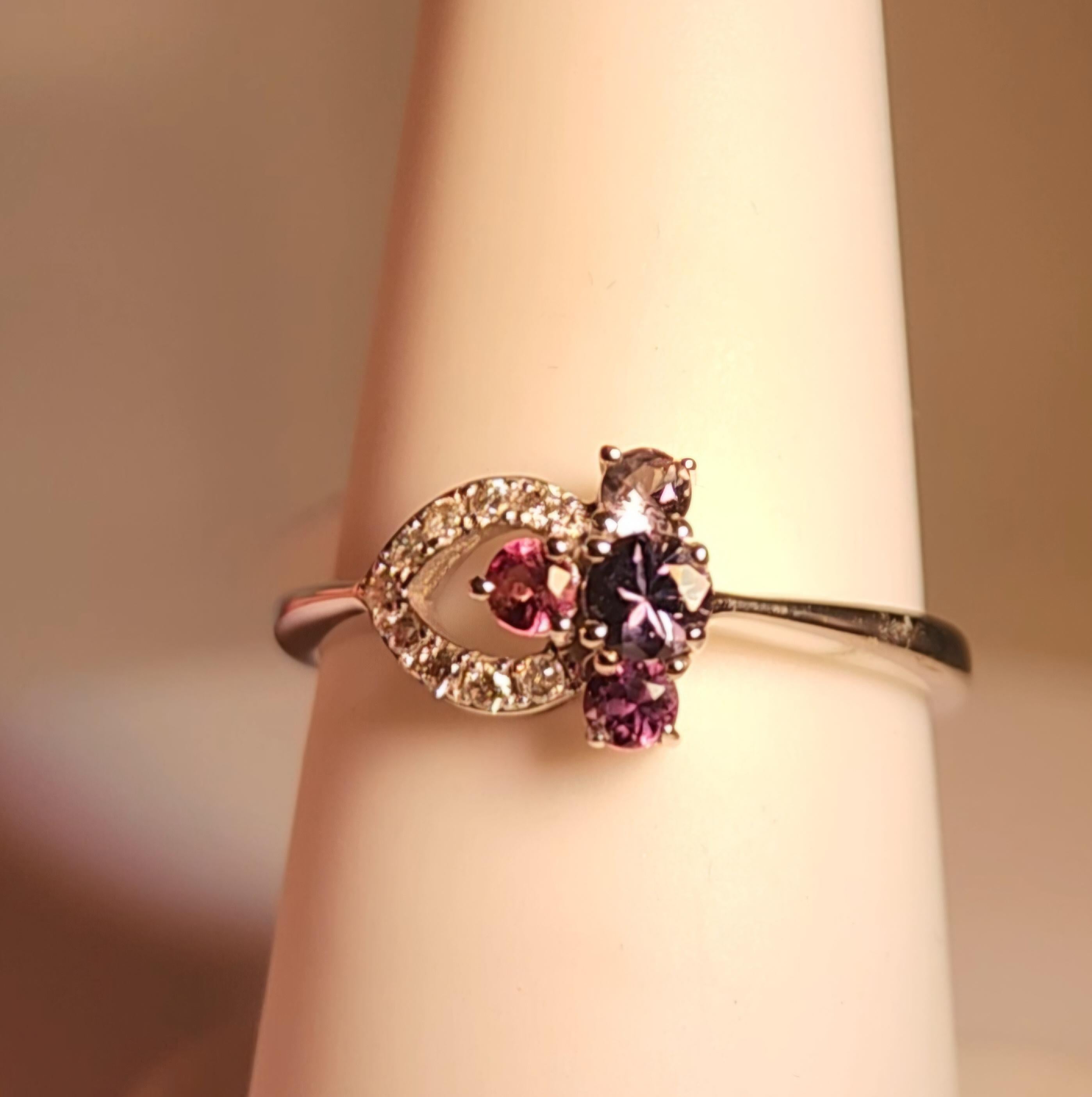 Free Style Cluster Design Montana Sapphire and Diamond Ring 18 Karat White Gold For Sale 8