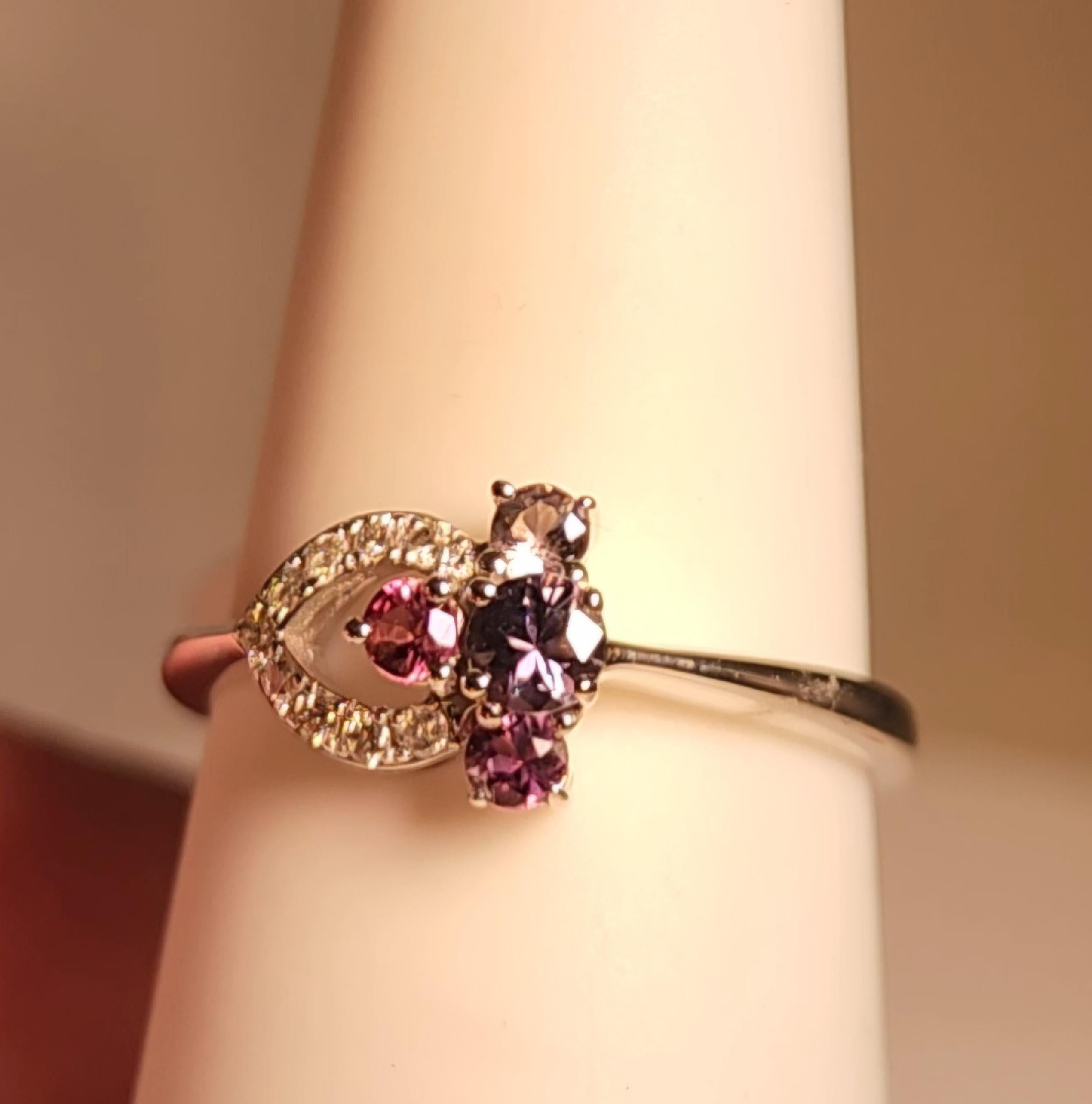Free Style Cluster Design Montana Sapphire and Diamond Ring 18 Karat White Gold For Sale 11