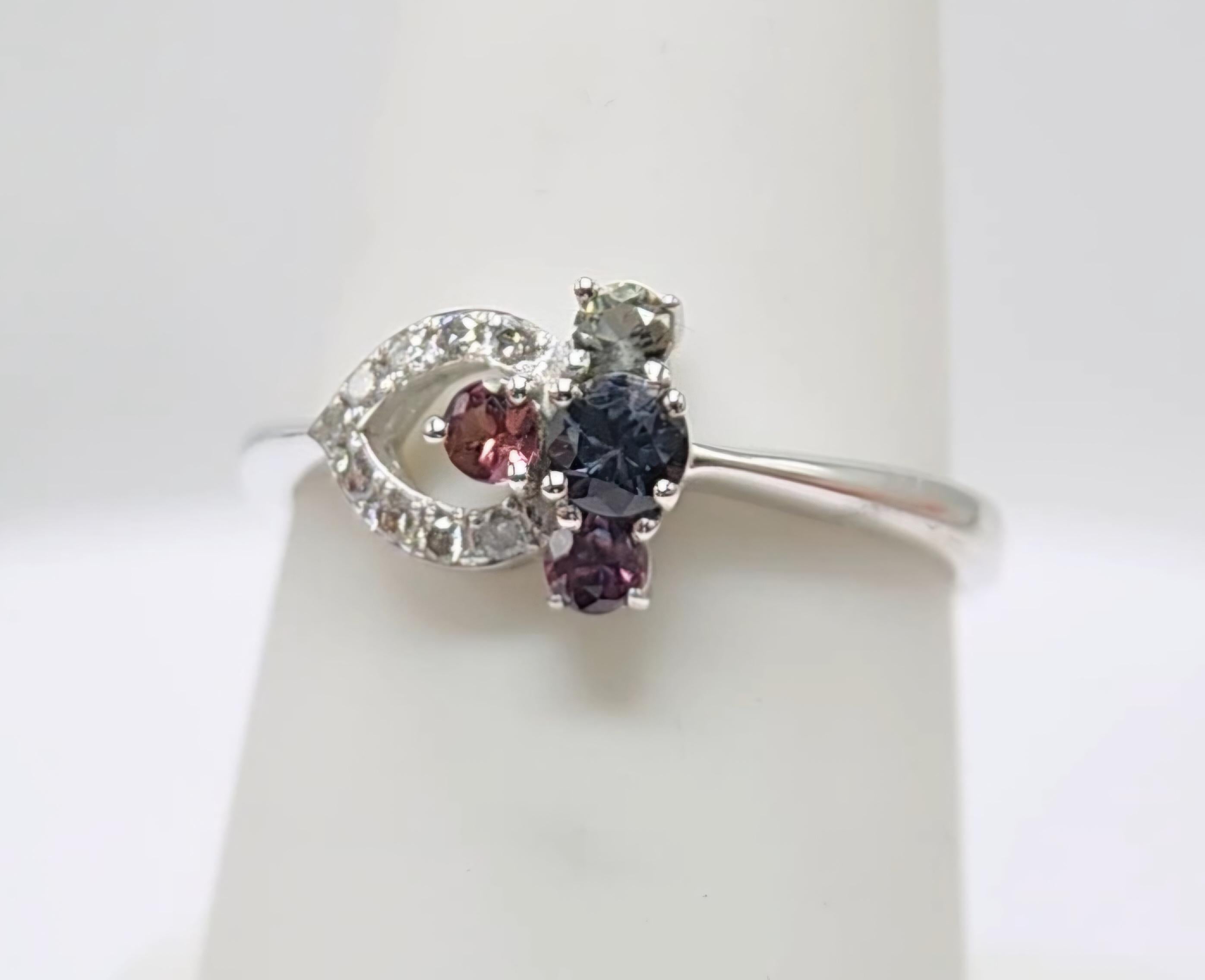 Free Style Cluster Design Montana Sapphire and Diamond Ring 18 Karat White Gold For Sale 3