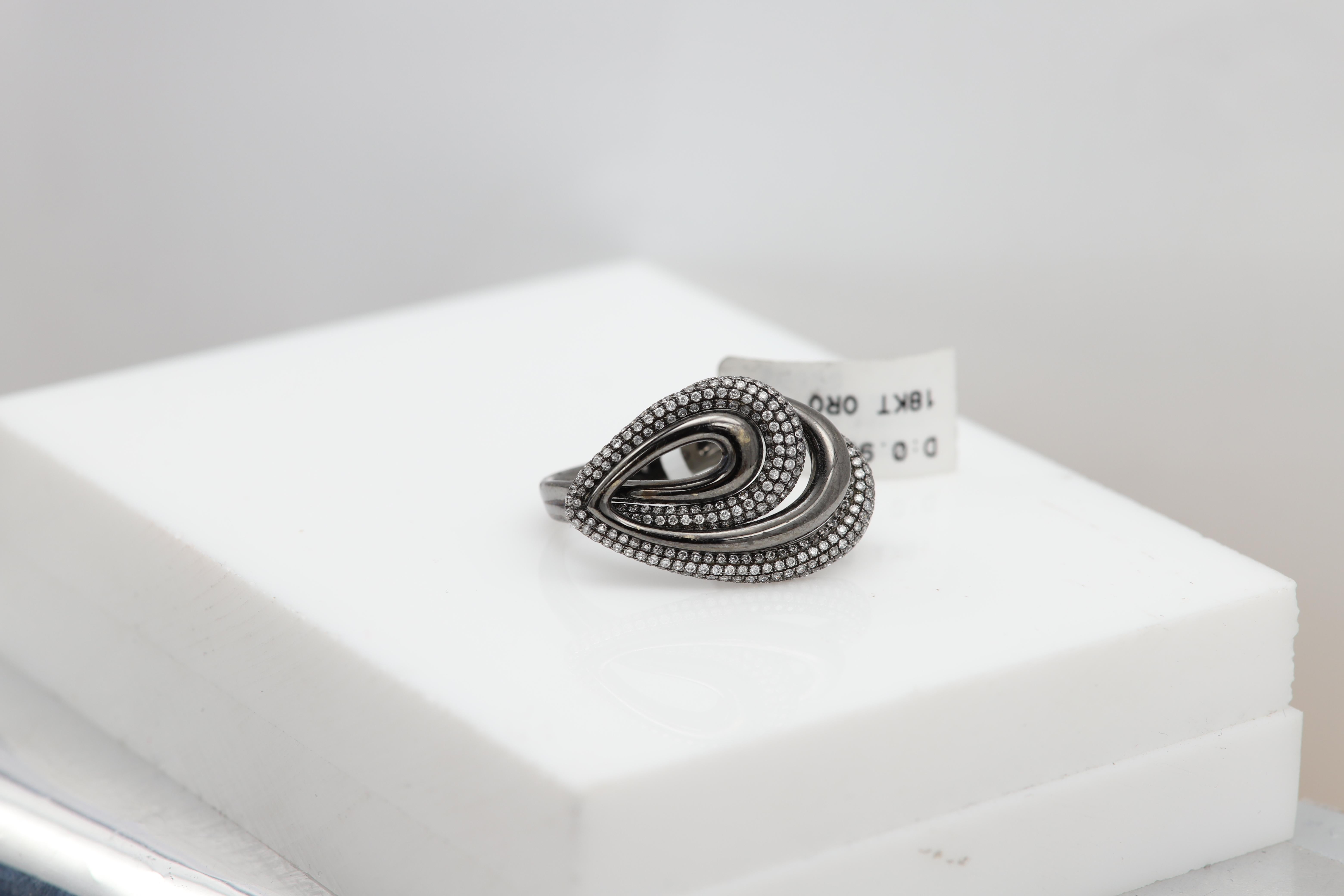 Bague de style libre Or 18 carats Rhodium noir et diamants naturels blancs Pour femmes en vente