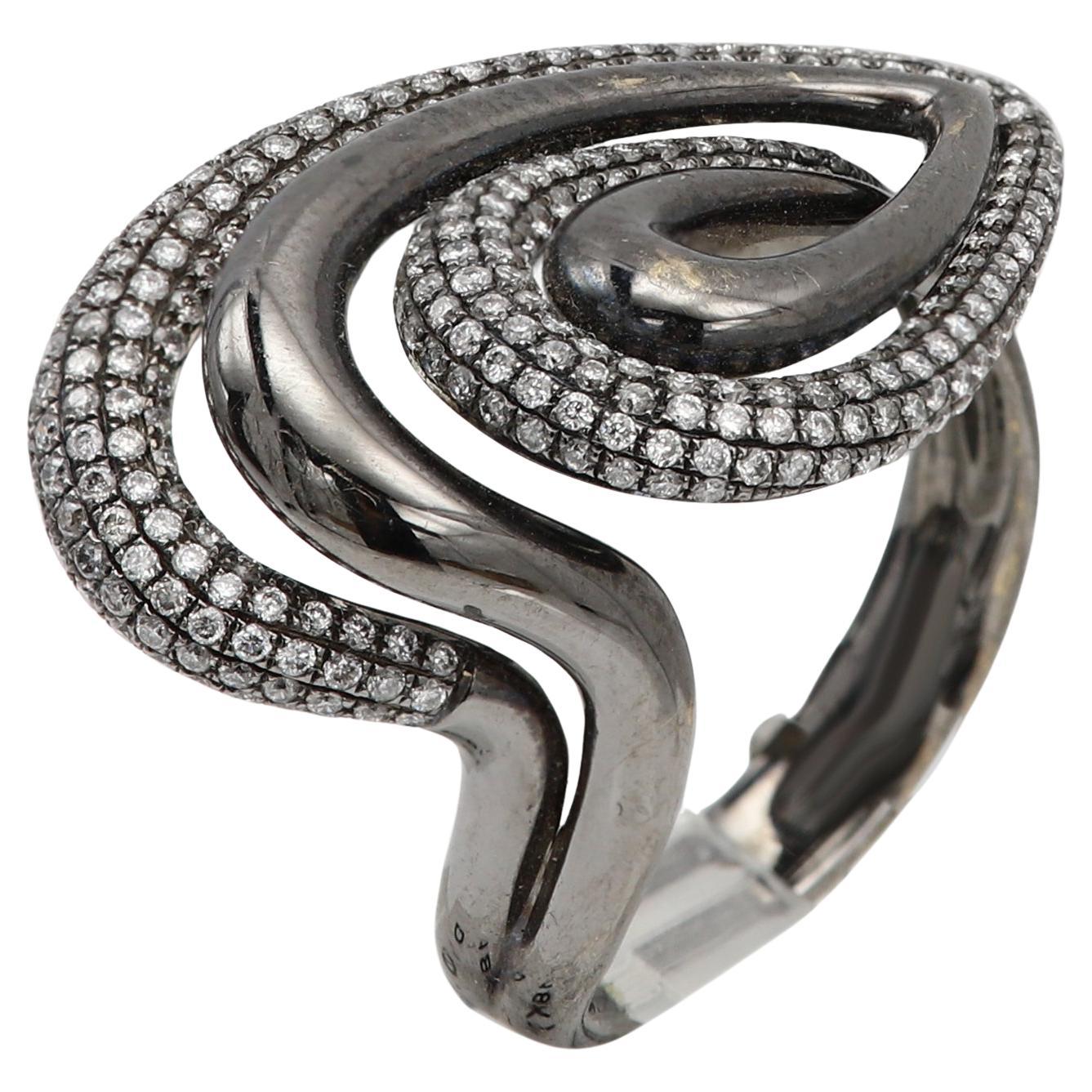 Anello Stile Libero in oro 18 carati, rodio nero e diamanti naturali bianchi