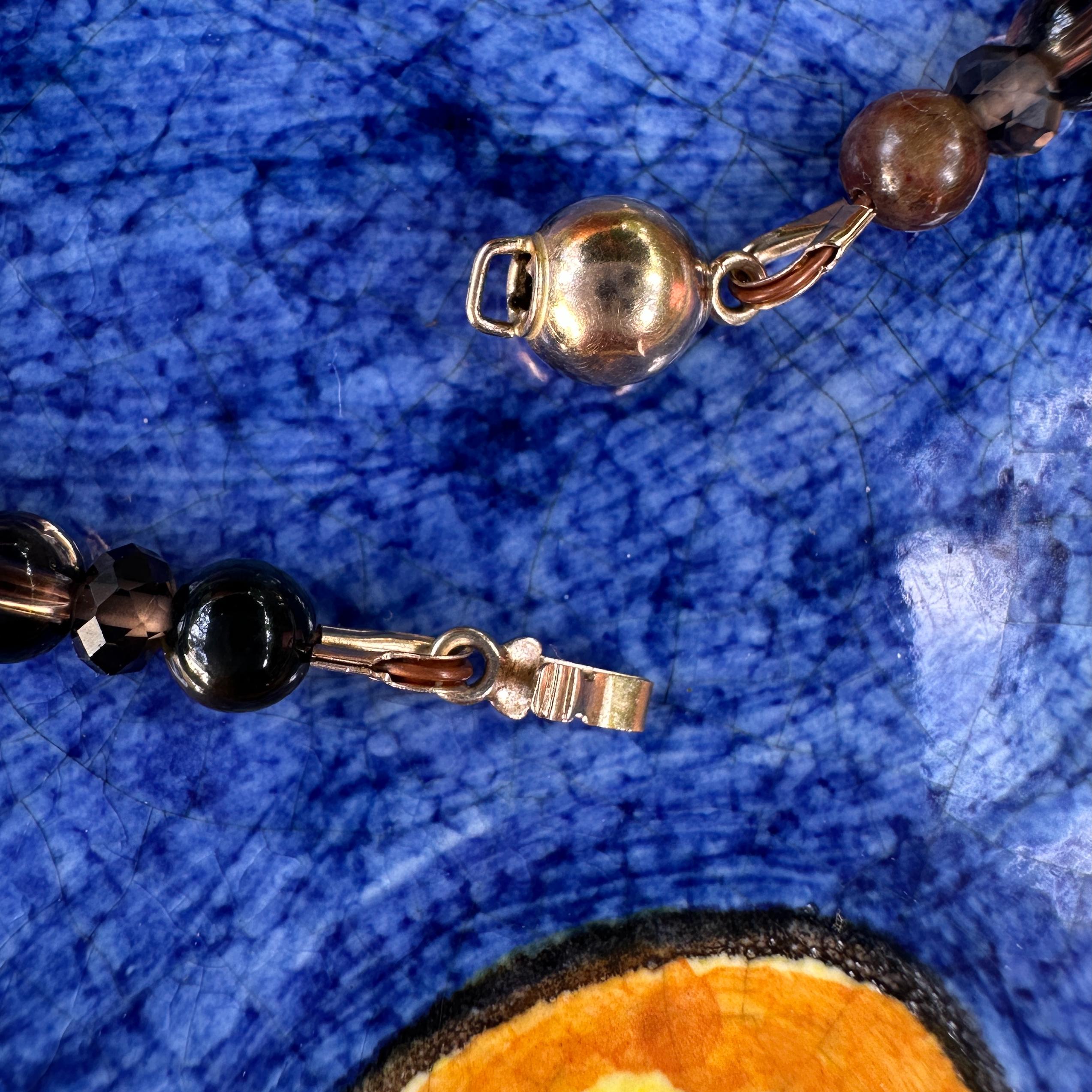 Ciondolo di valorizzazione della pietersite in oro 14K a forma libera con diamanti e kianite in vendita 11