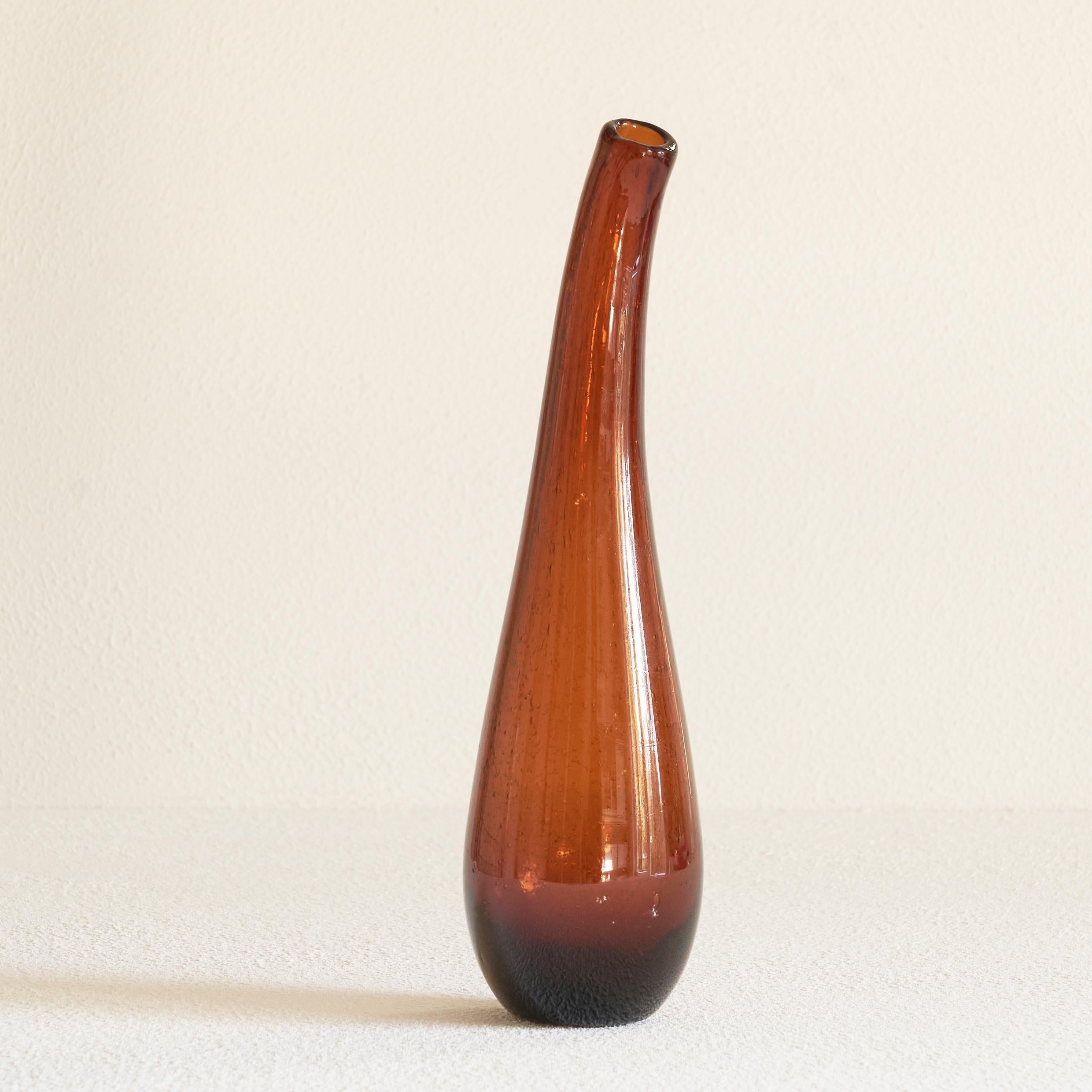 Freiform-Vase aus Bernsteinfarbenem Blasenglas, 1960er Jahre (Unbekannt) im Angebot