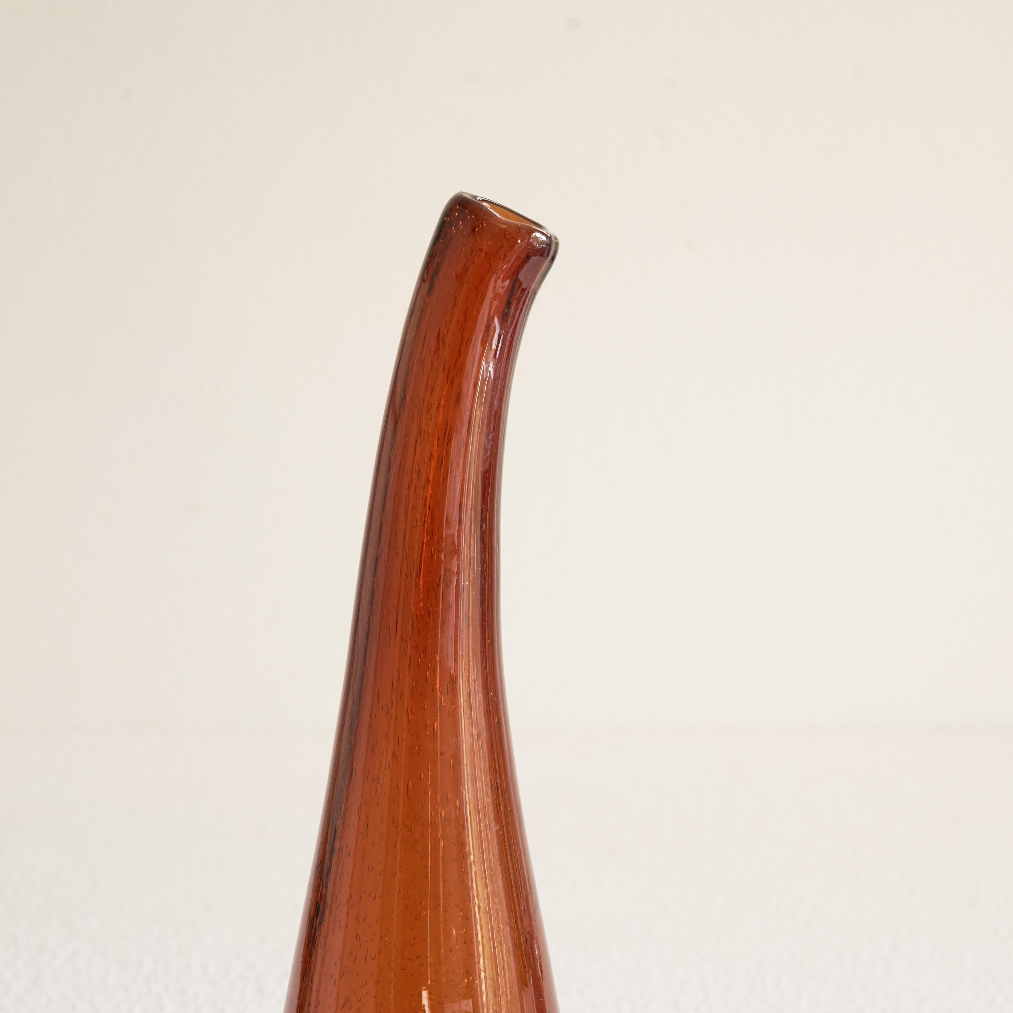 Freiform-Vase aus Bernsteinfarbenem Blasenglas, 1960er Jahre (Handgefertigt) im Angebot