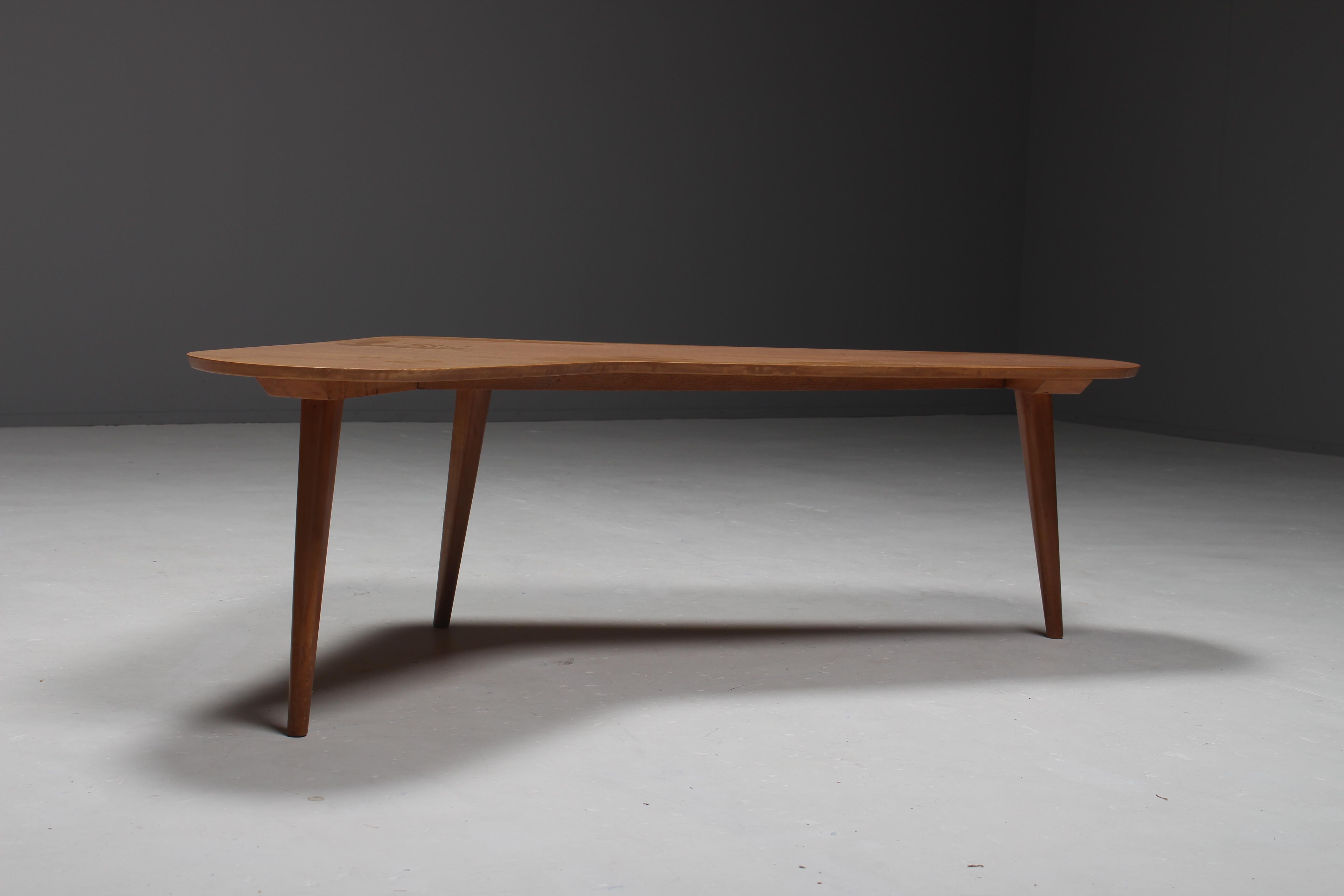 Freeform Coffee Table by Bovenkamp Attributed to Aksel Bender Madsen, 1960s In Good Condition For Sale In Winterswijk, NL