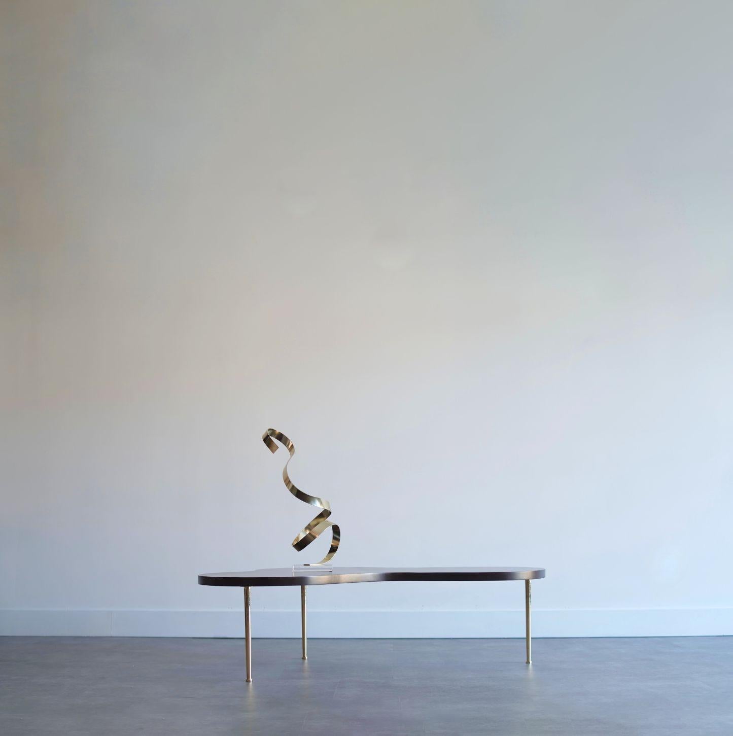 Freeform Coffee Table by T.H. Robsjohn-Gibbings for Widdicomb, C. 1950s In Excellent Condition For Sale In Westport, CT