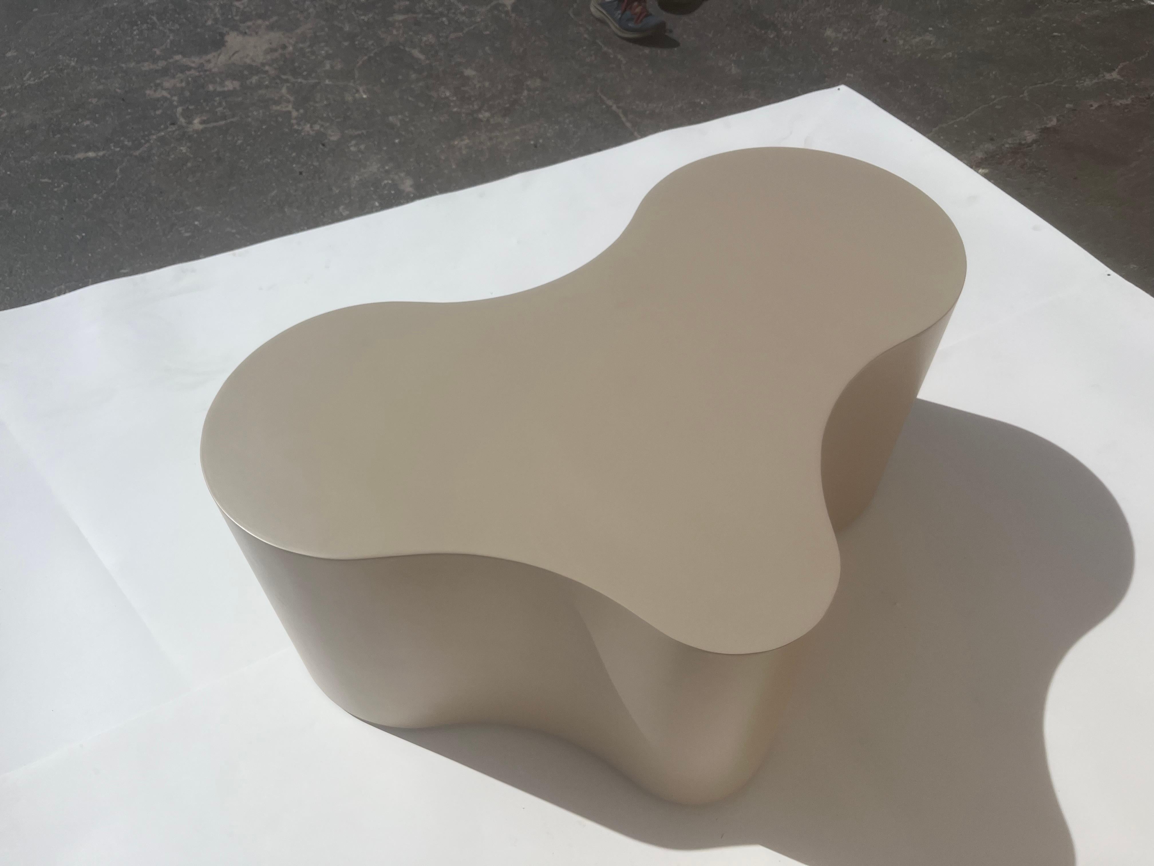 Americano Tavolino Freeform, Wood, Taupe in vendita