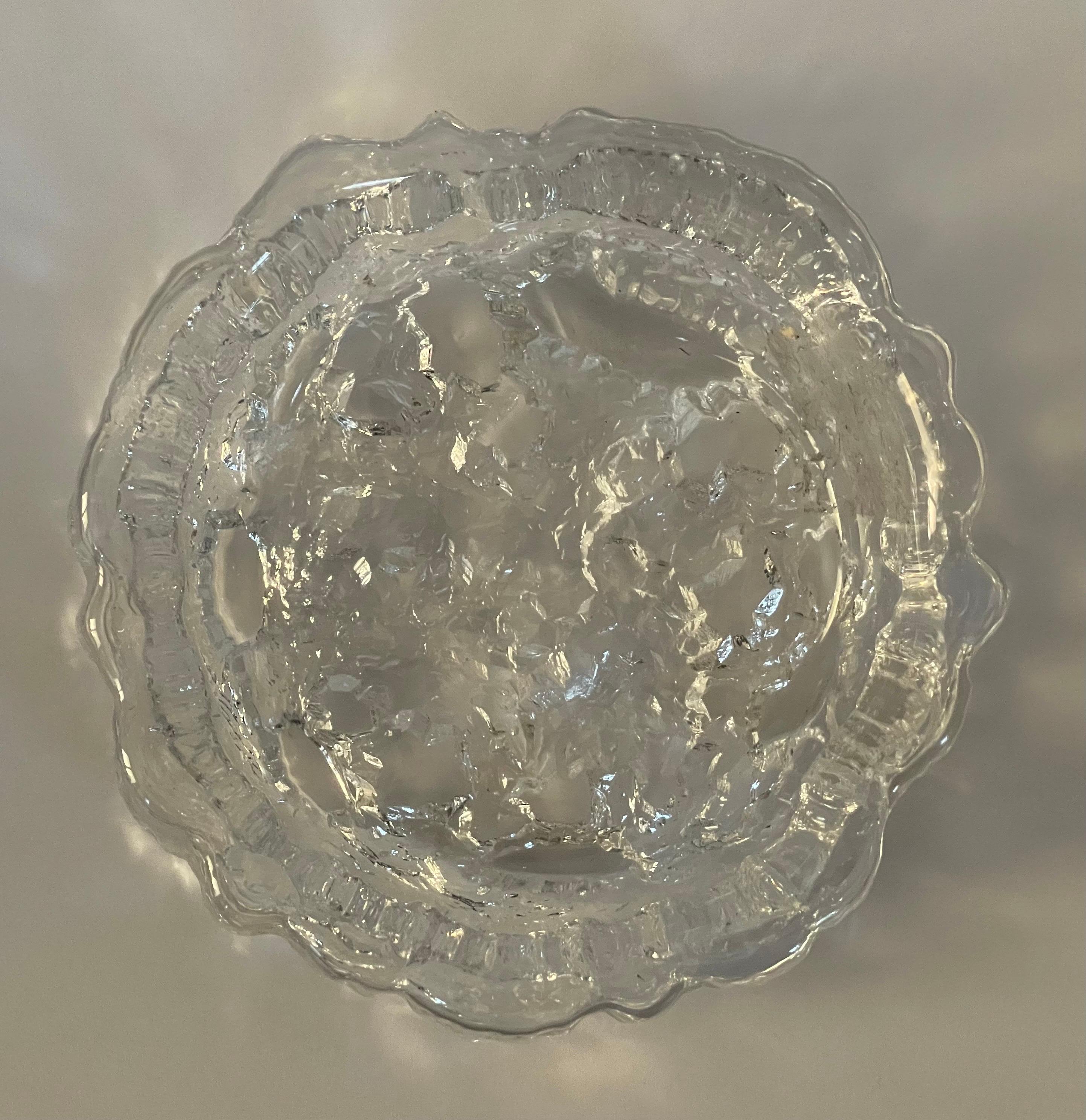 20ième siècle Cendrier / attrape-tout en cristal Iceberg de forme libre de Tapio Wirkkala Iittala Finlande en vente