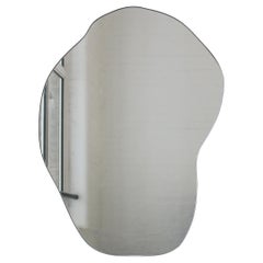Miroir Freeform de forme irrégulière avec cadre en patine de bronze - C