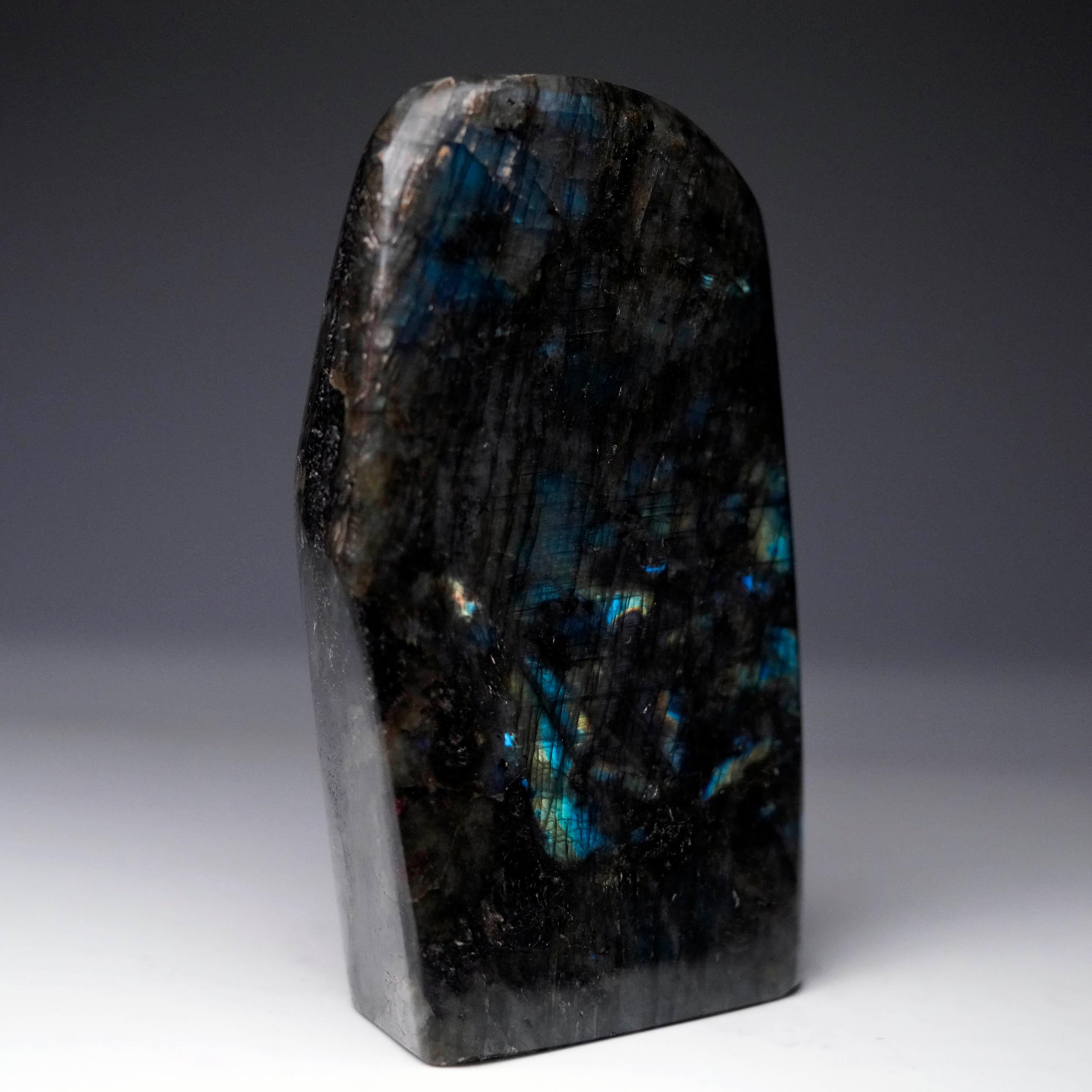 Freeform Labradorite From Madagascar – 6.82 Lb. In New Condition For Sale In New York, NY