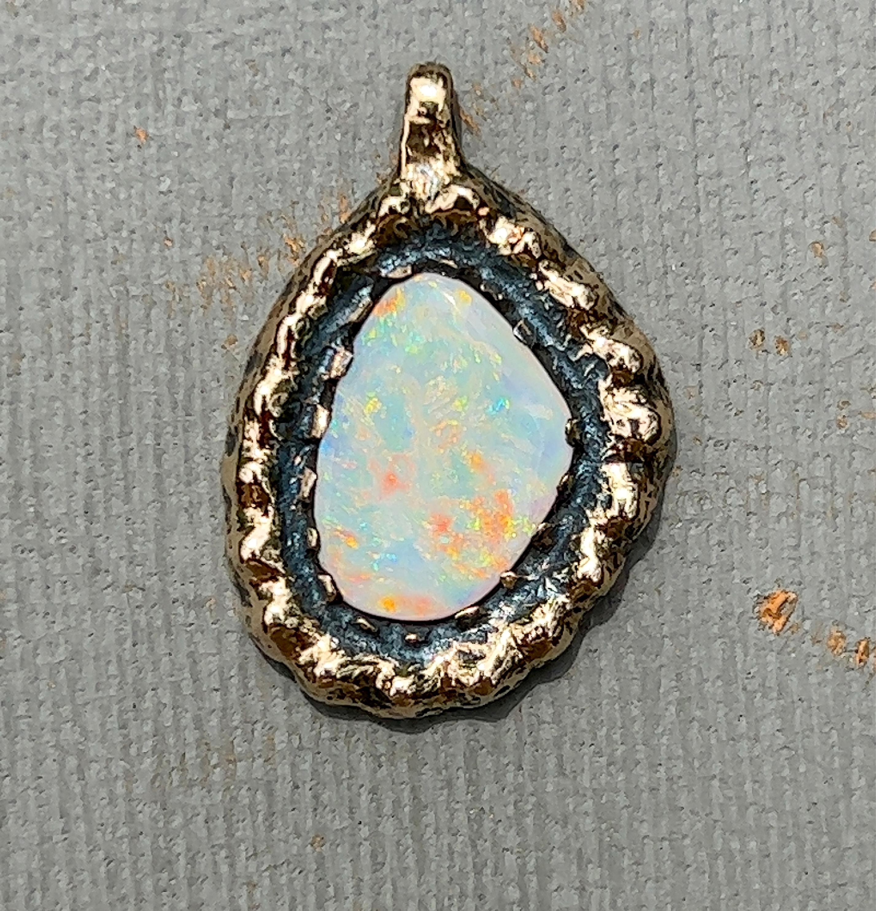 Pendentif en or 14 carats avec opale naturelle de forme libre, années 1970 2