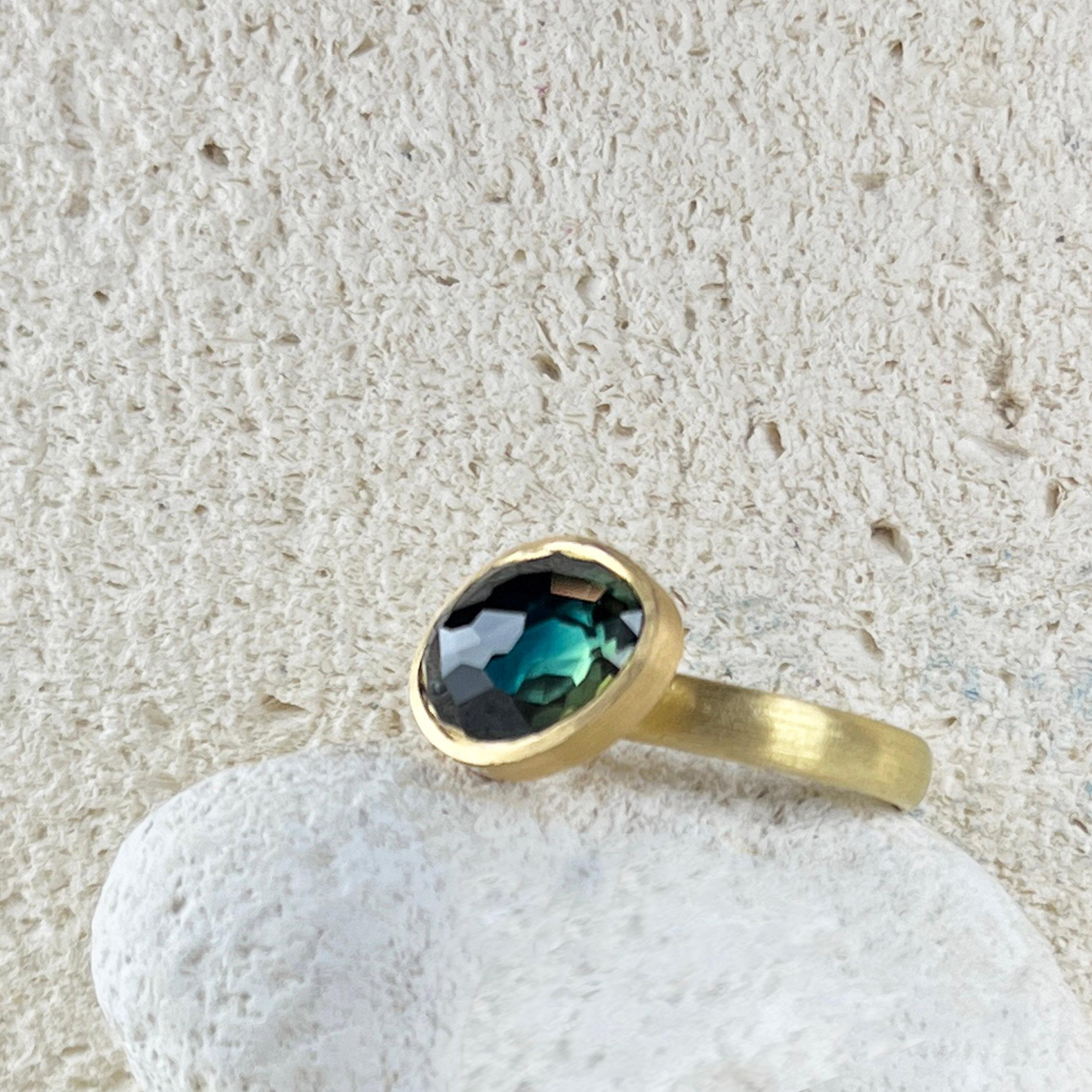 gwen stefani's emerald ring
