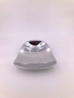 Servierschale aus poliertem Aluminium in Freiform:: entworfen von Neil Cohen