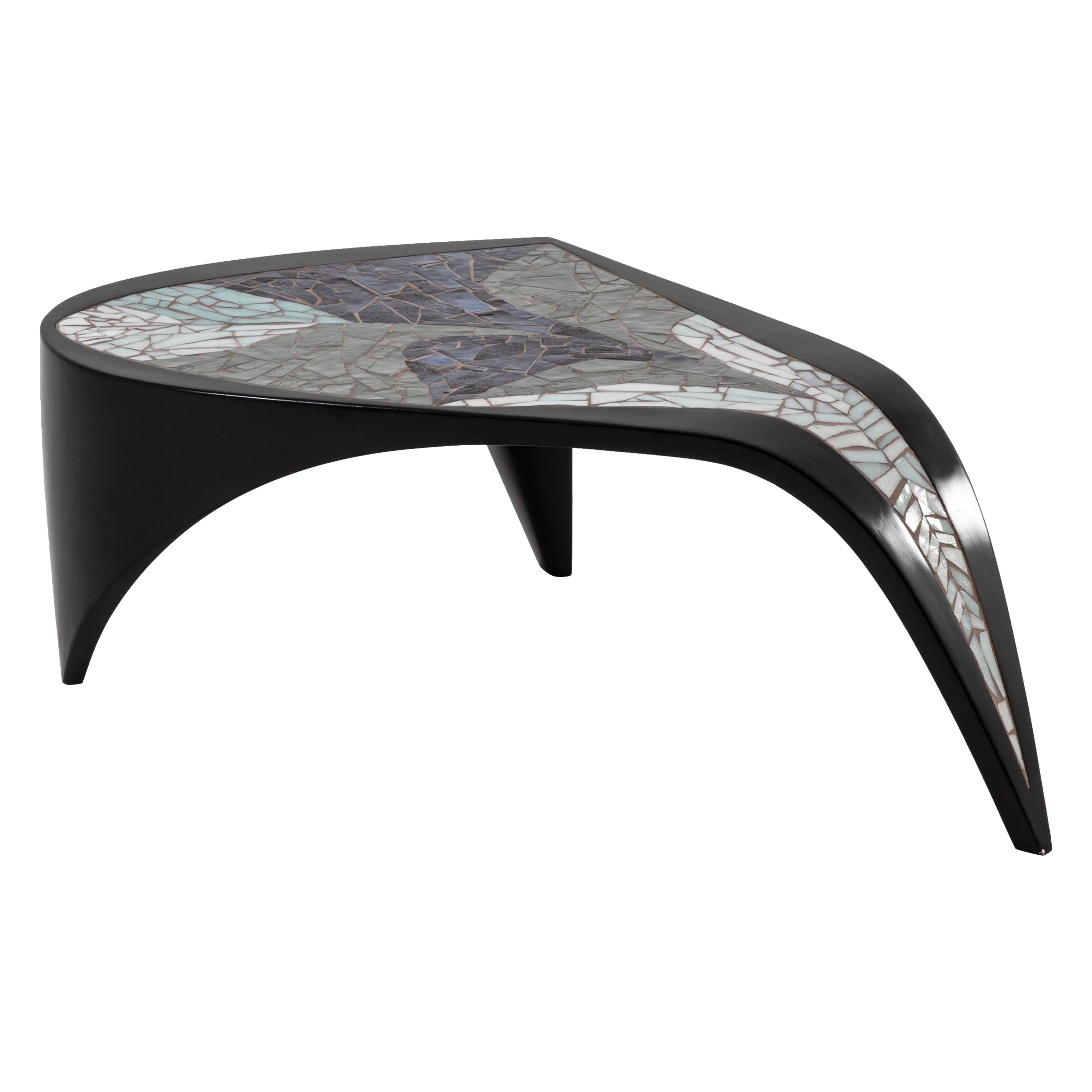 Freeform tripod coffee table For Sale